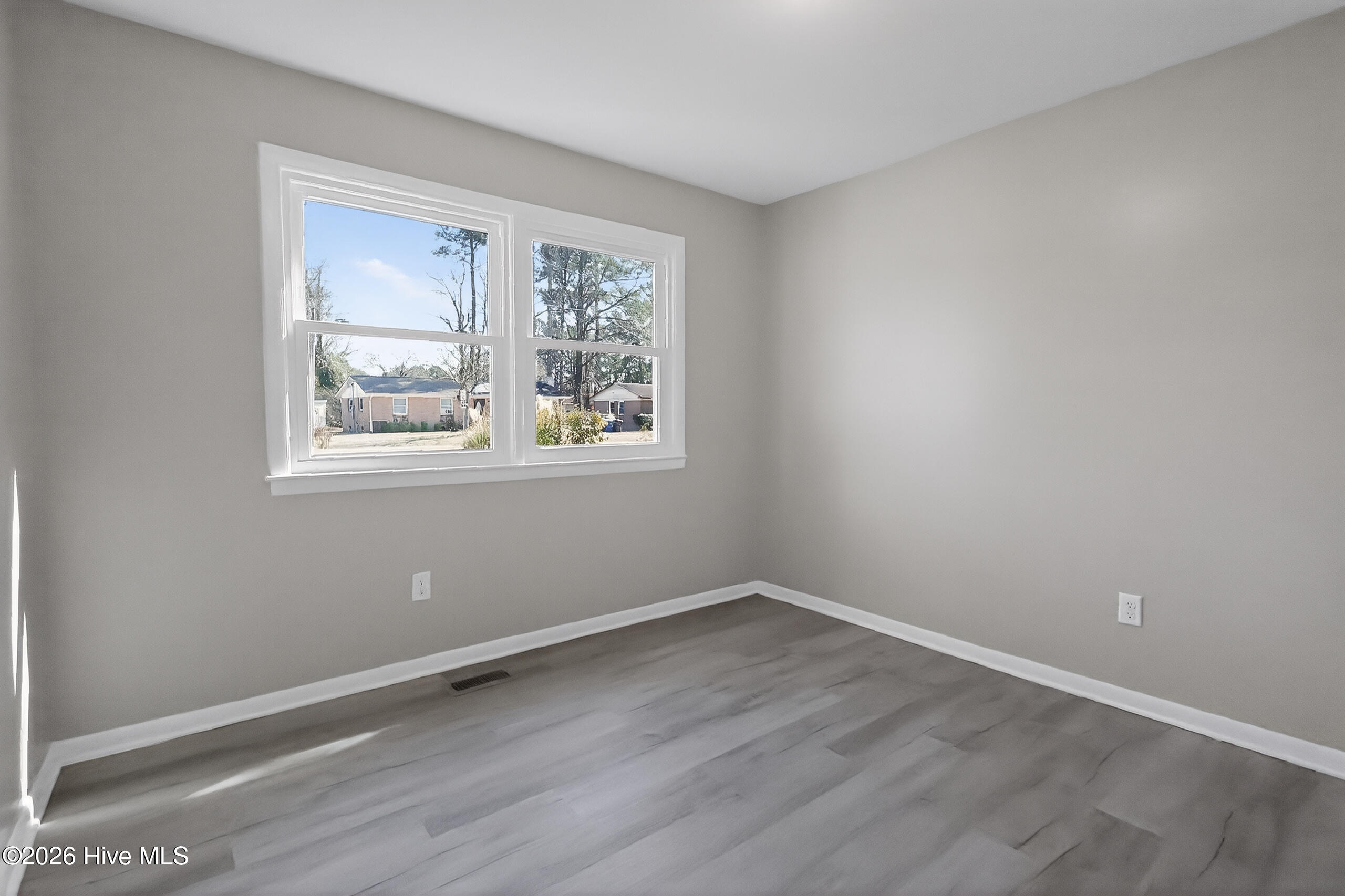 100557276 | Photo 17