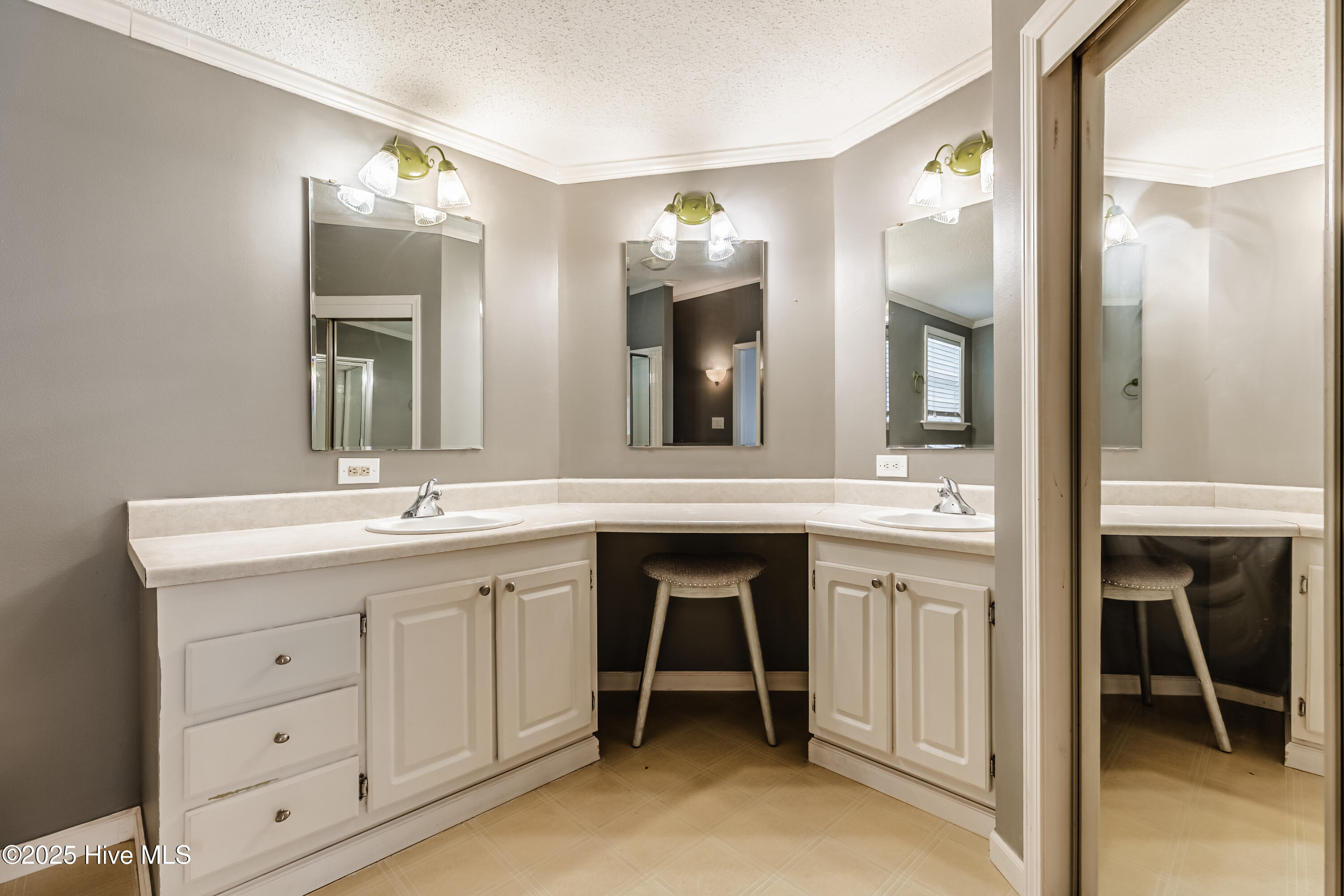 100524257 | Photo 22