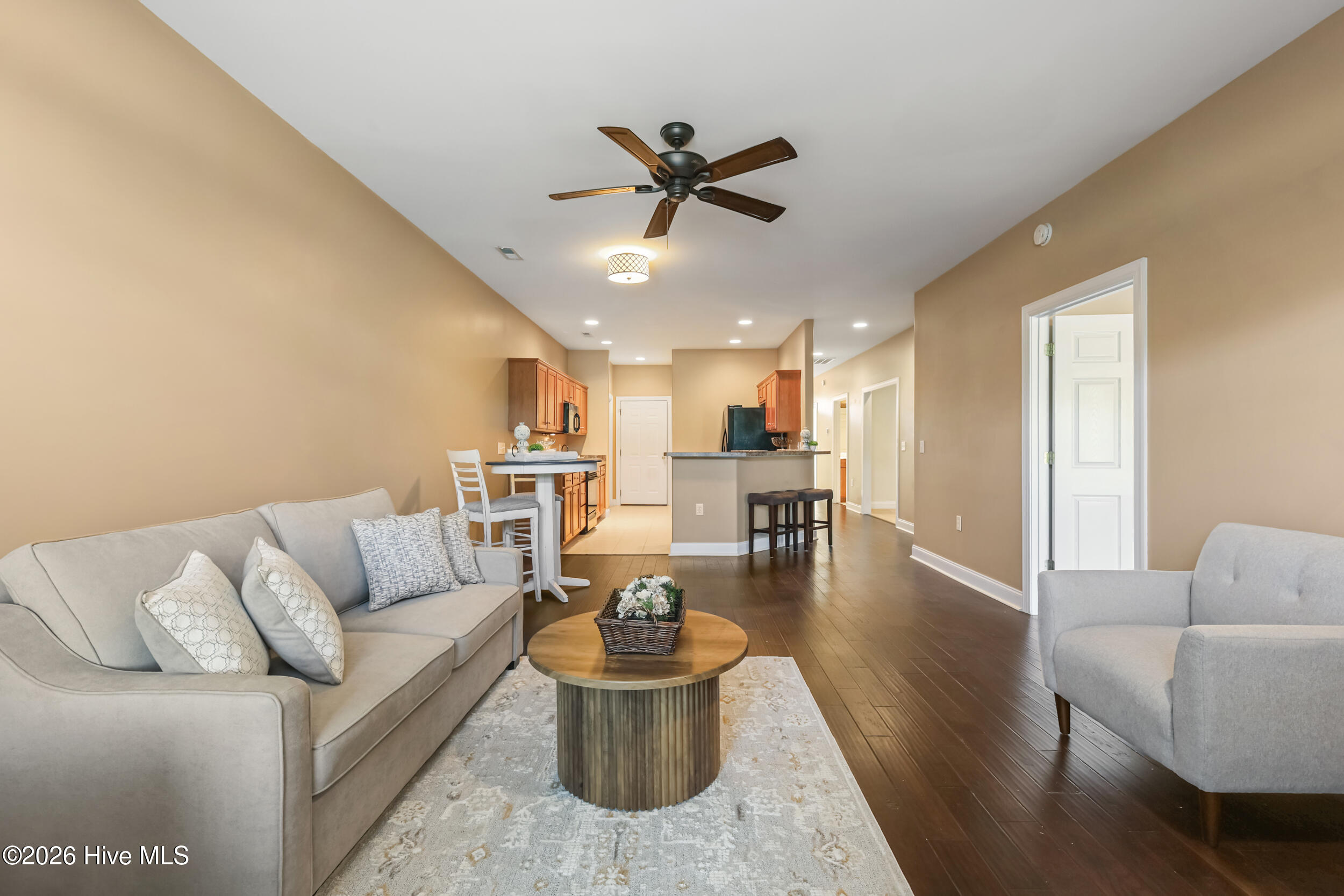 100552325 | Photo 37