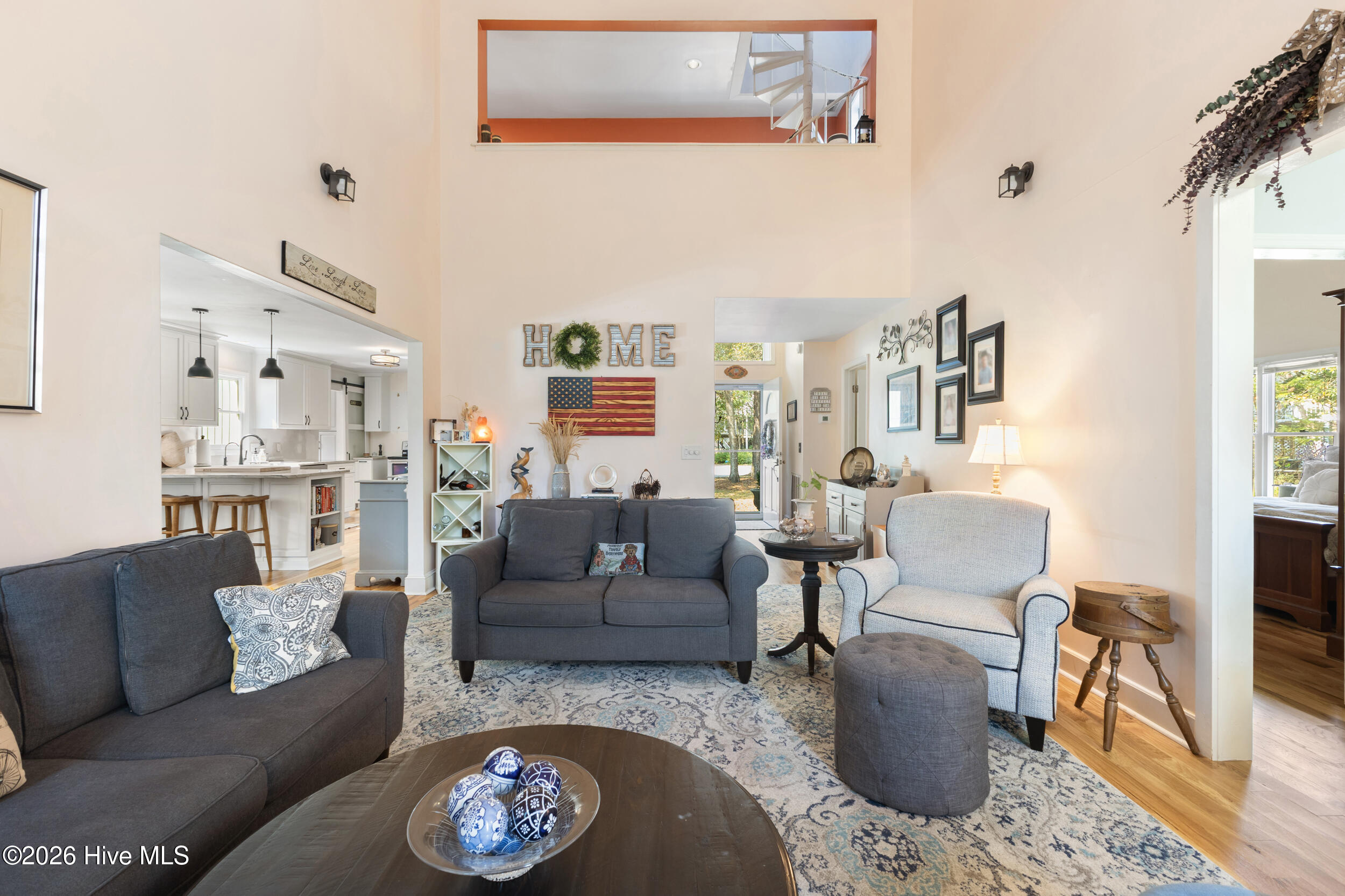 100560648 | Photo 12