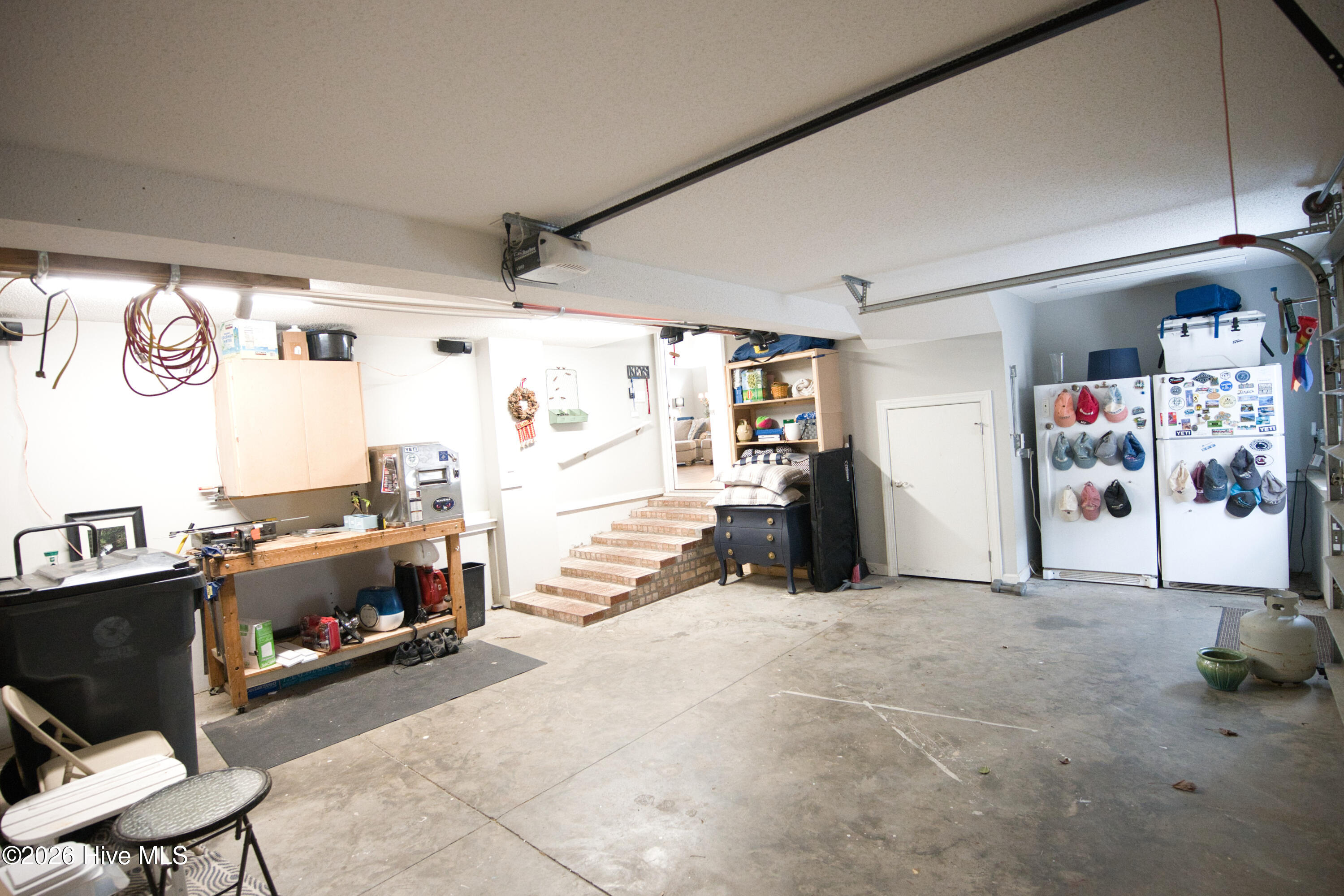 100558044 | Photo 52