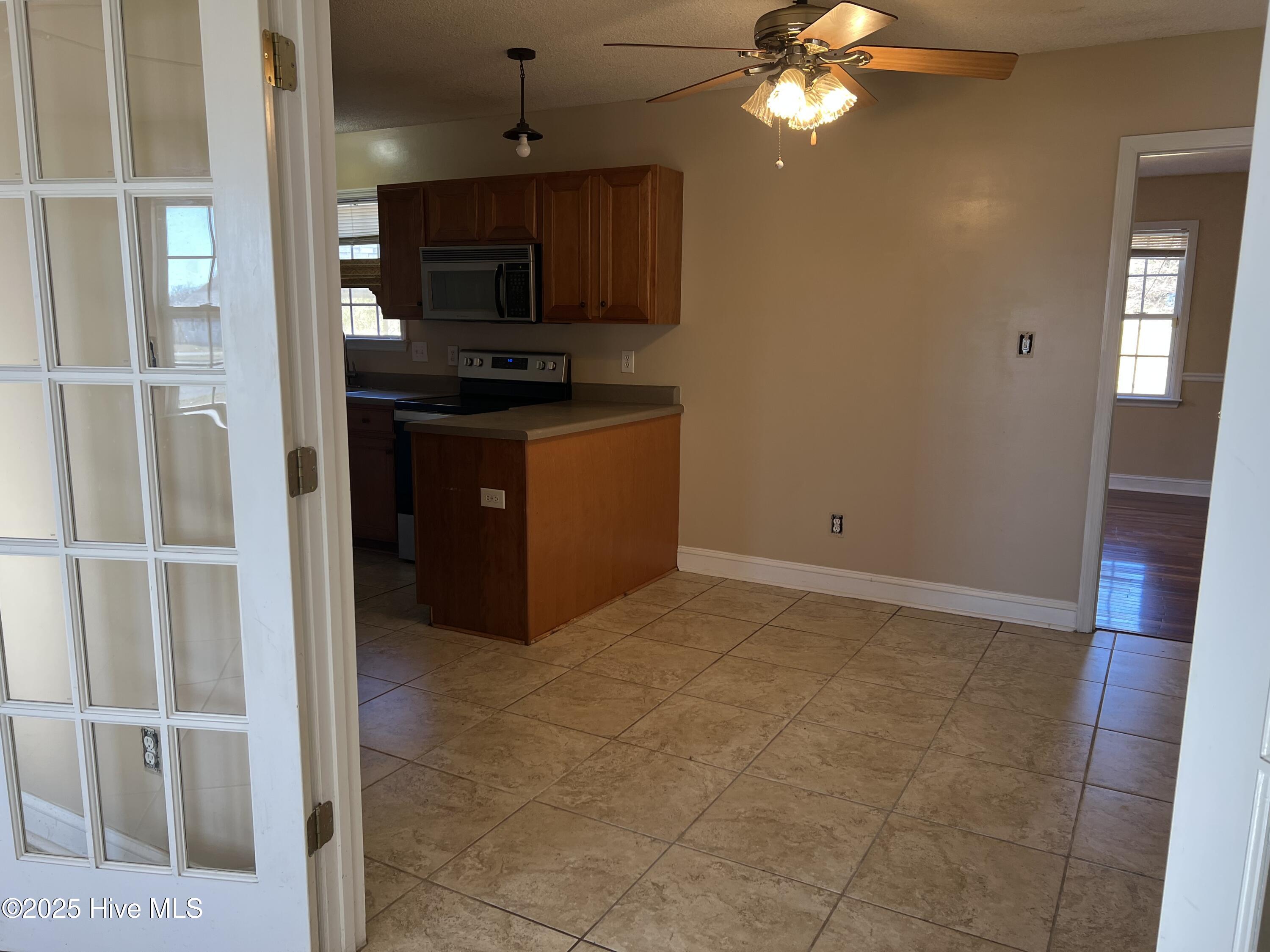 100537449 | Photo 10