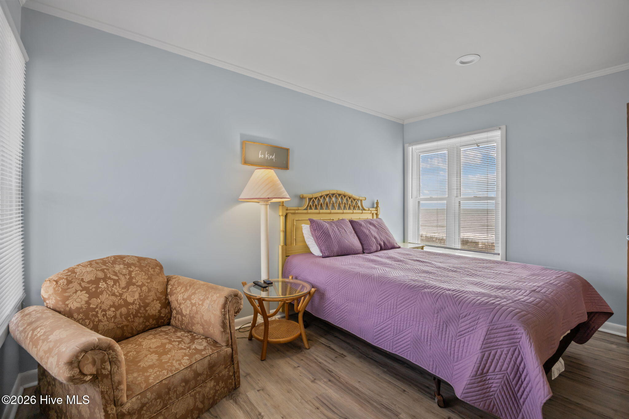 100565925 | Photo 43