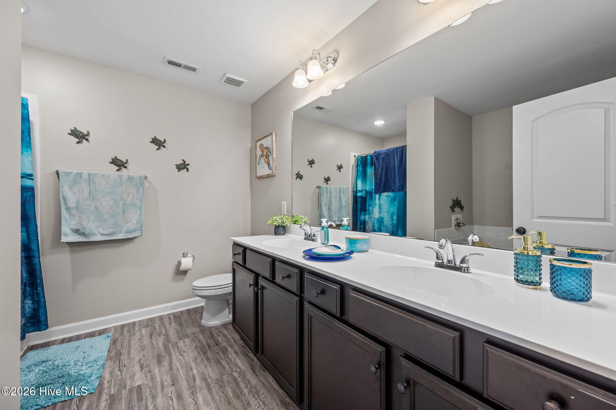 100558417 | Photo 17