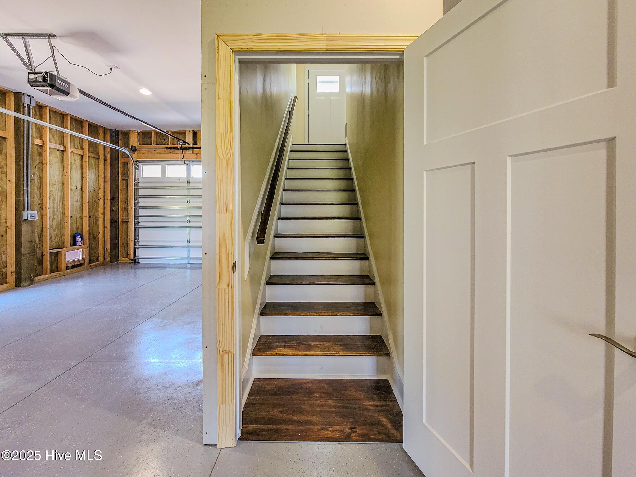 100511254 | Photo 62