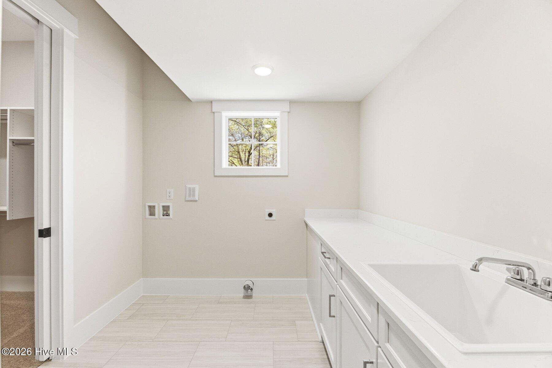 100541579 | Photo 28