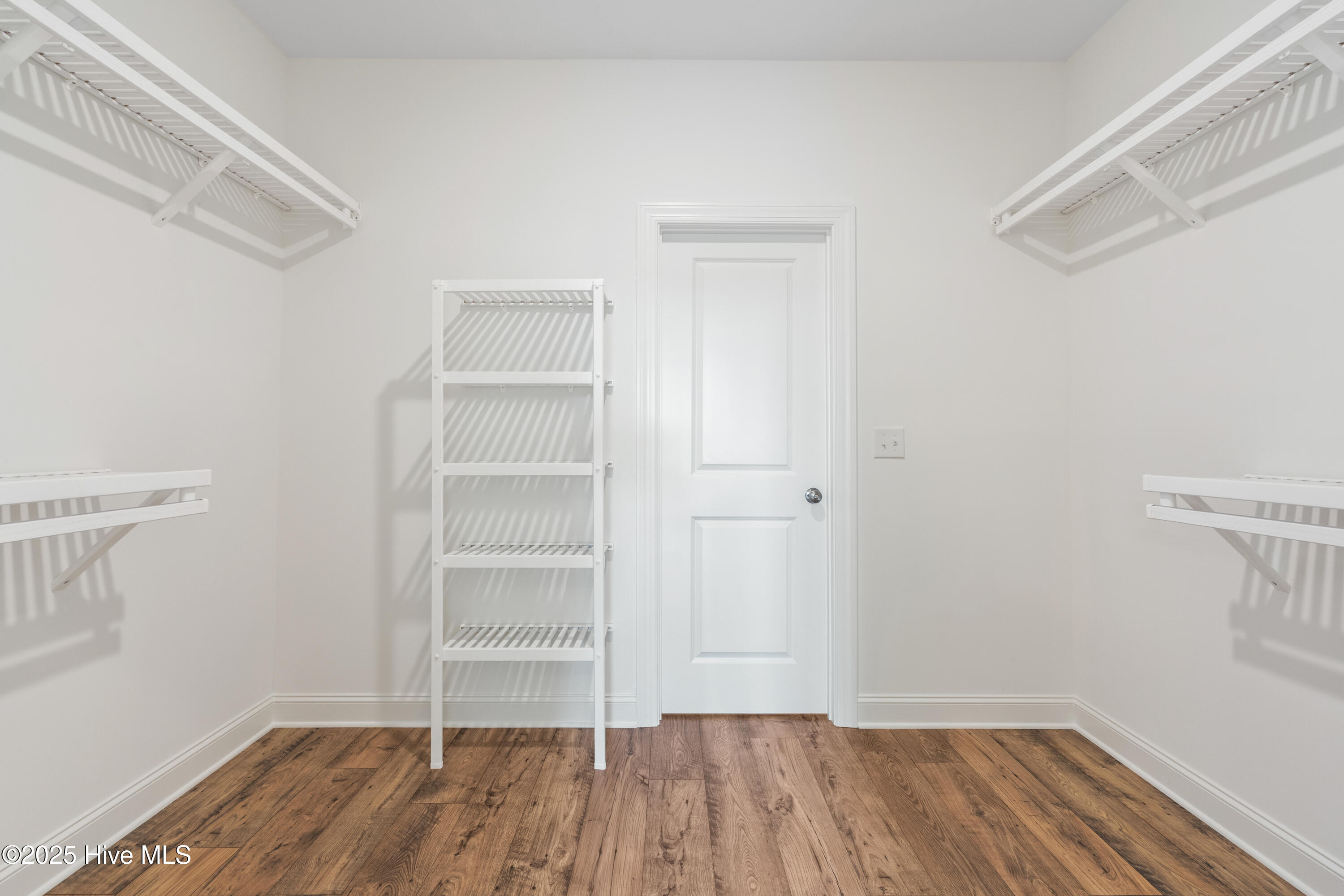 100522089 | Photo 27