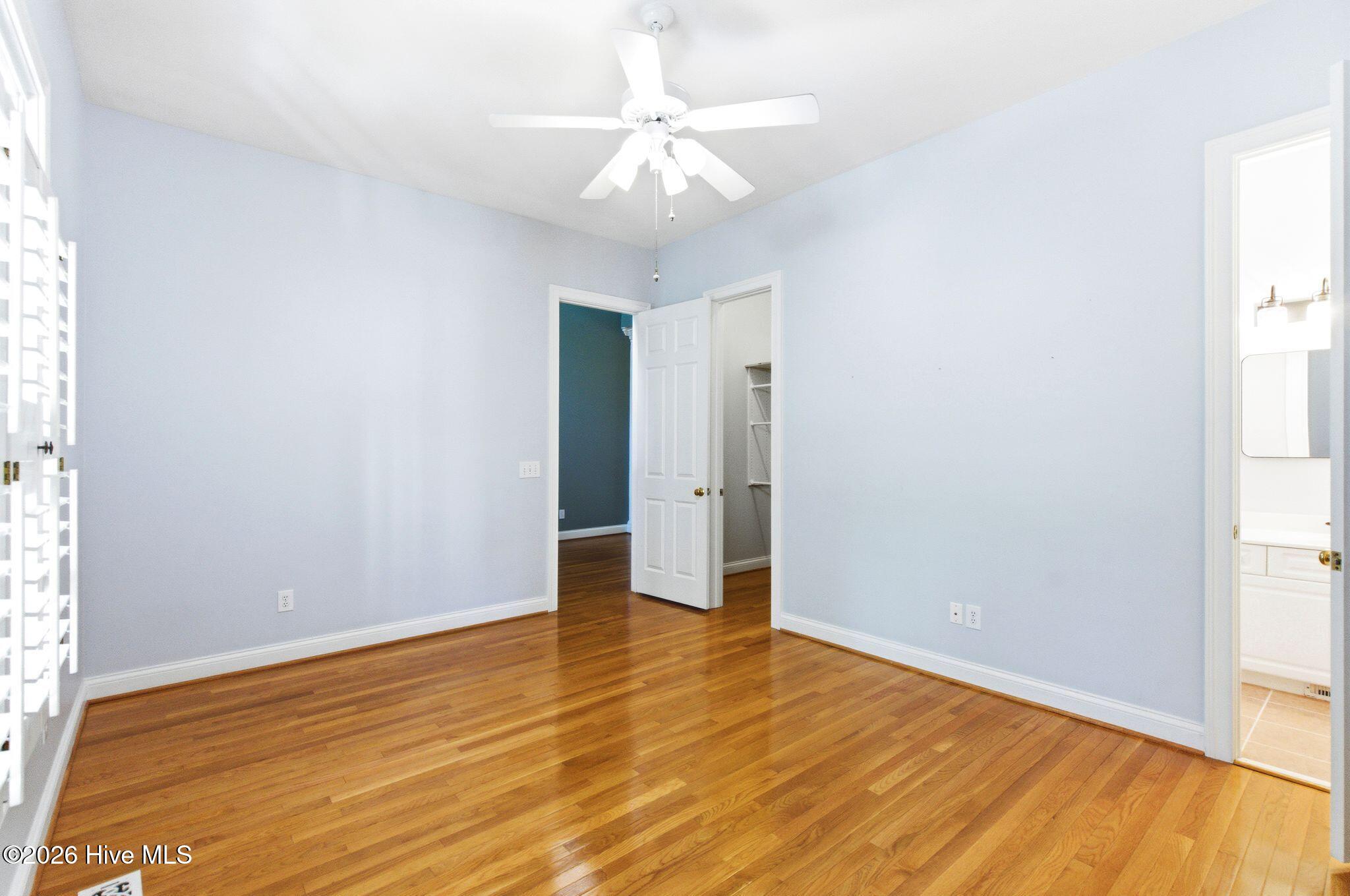 100567139 | Photo 36