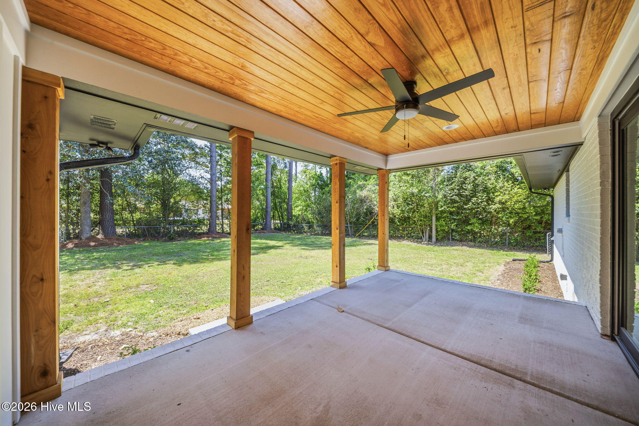 100569769 | Photo 58