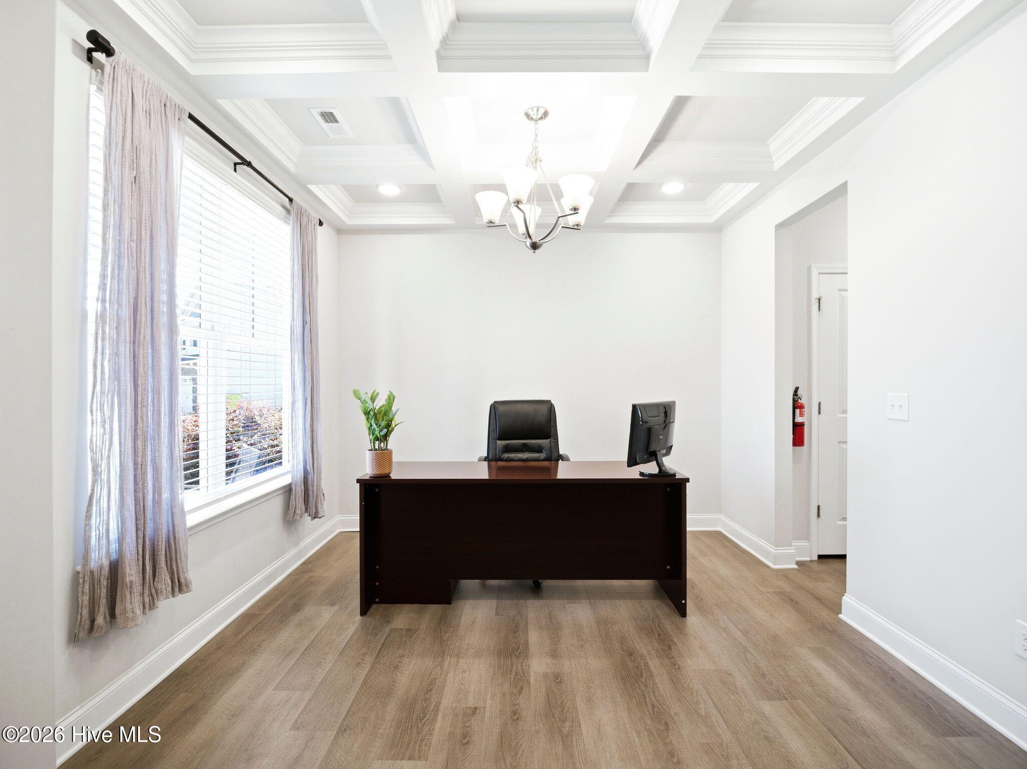 100569792 | Photo 10