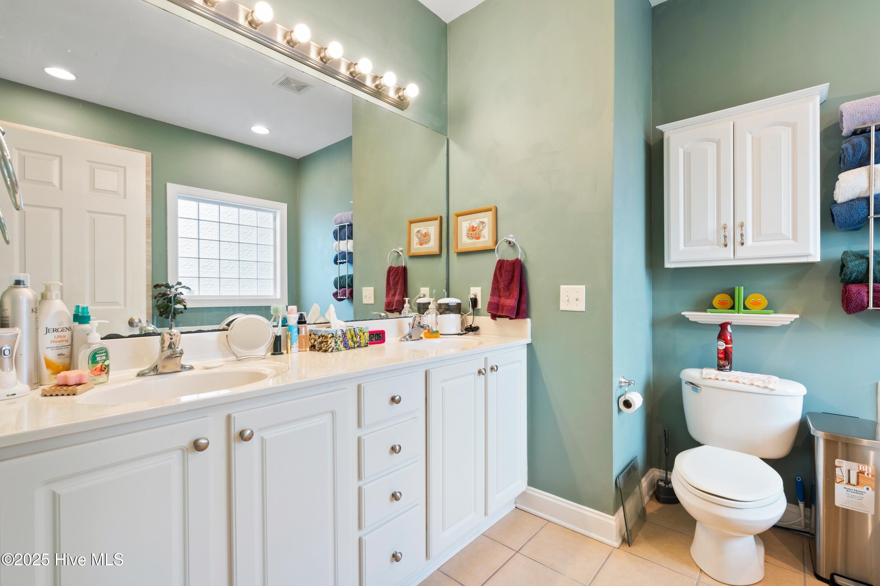 100522609 | Photo 25