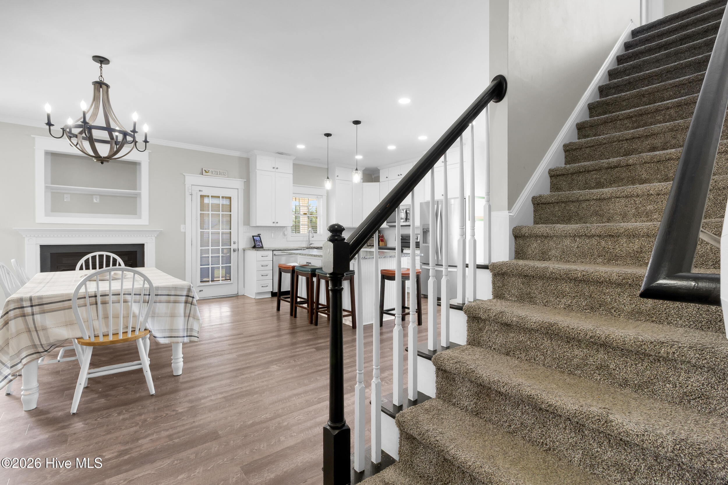 100562636 | Photo 10