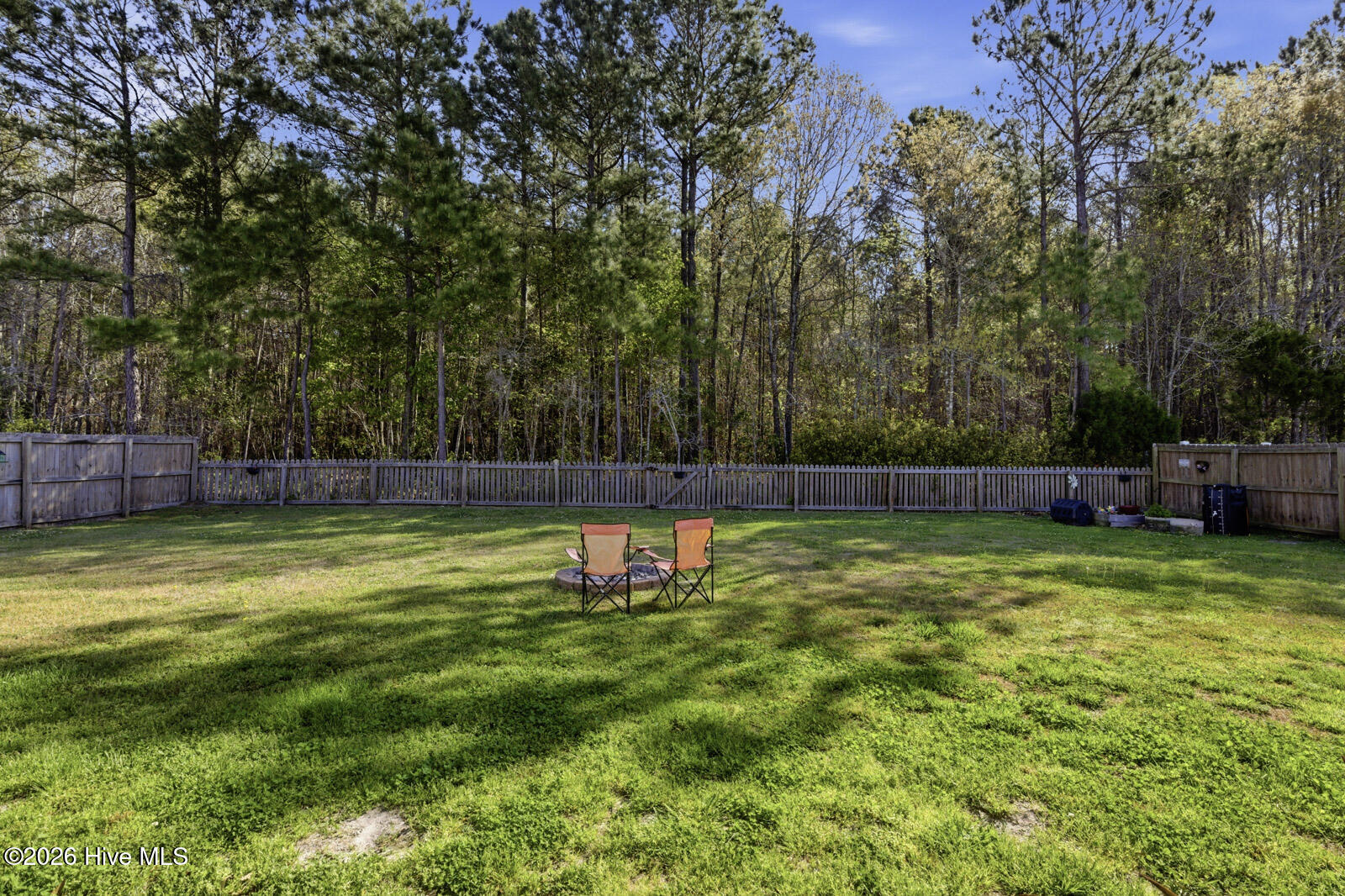 100561870 | Photo 26