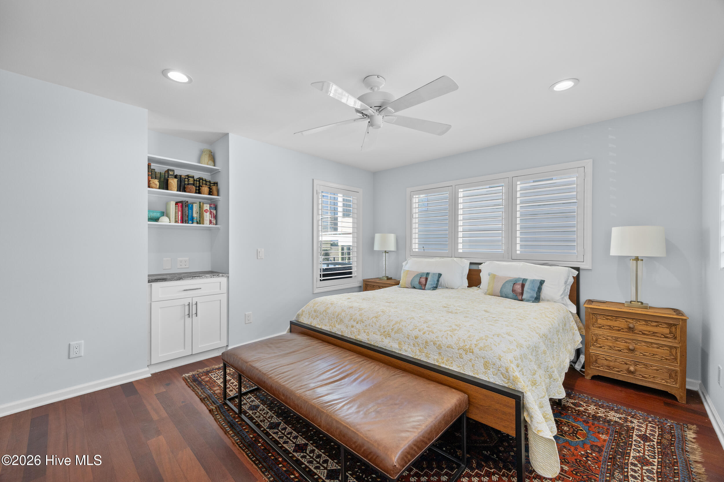 100564811 | Photo 44