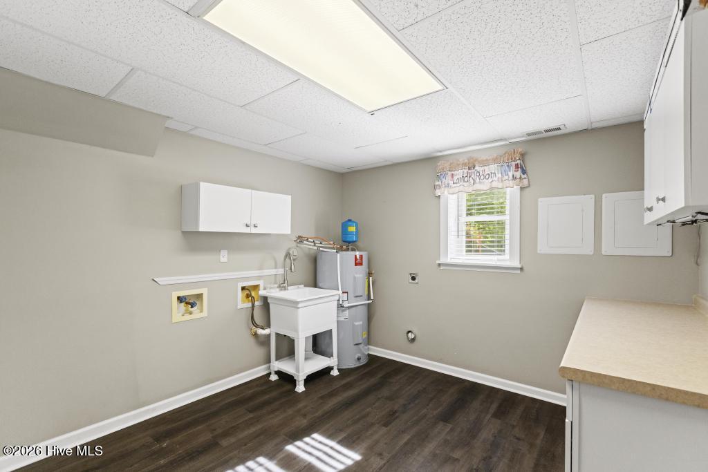 100570465 | Photo 19