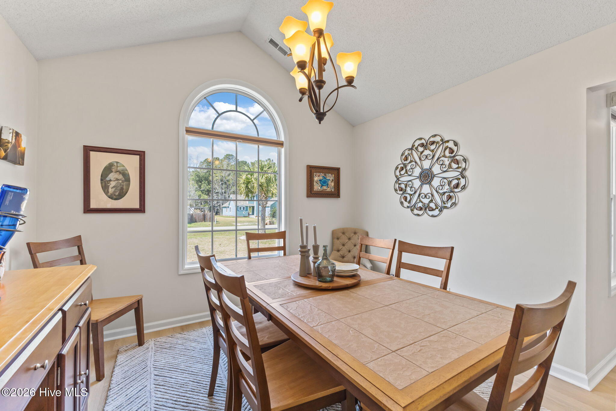 100561719 | Photo 34