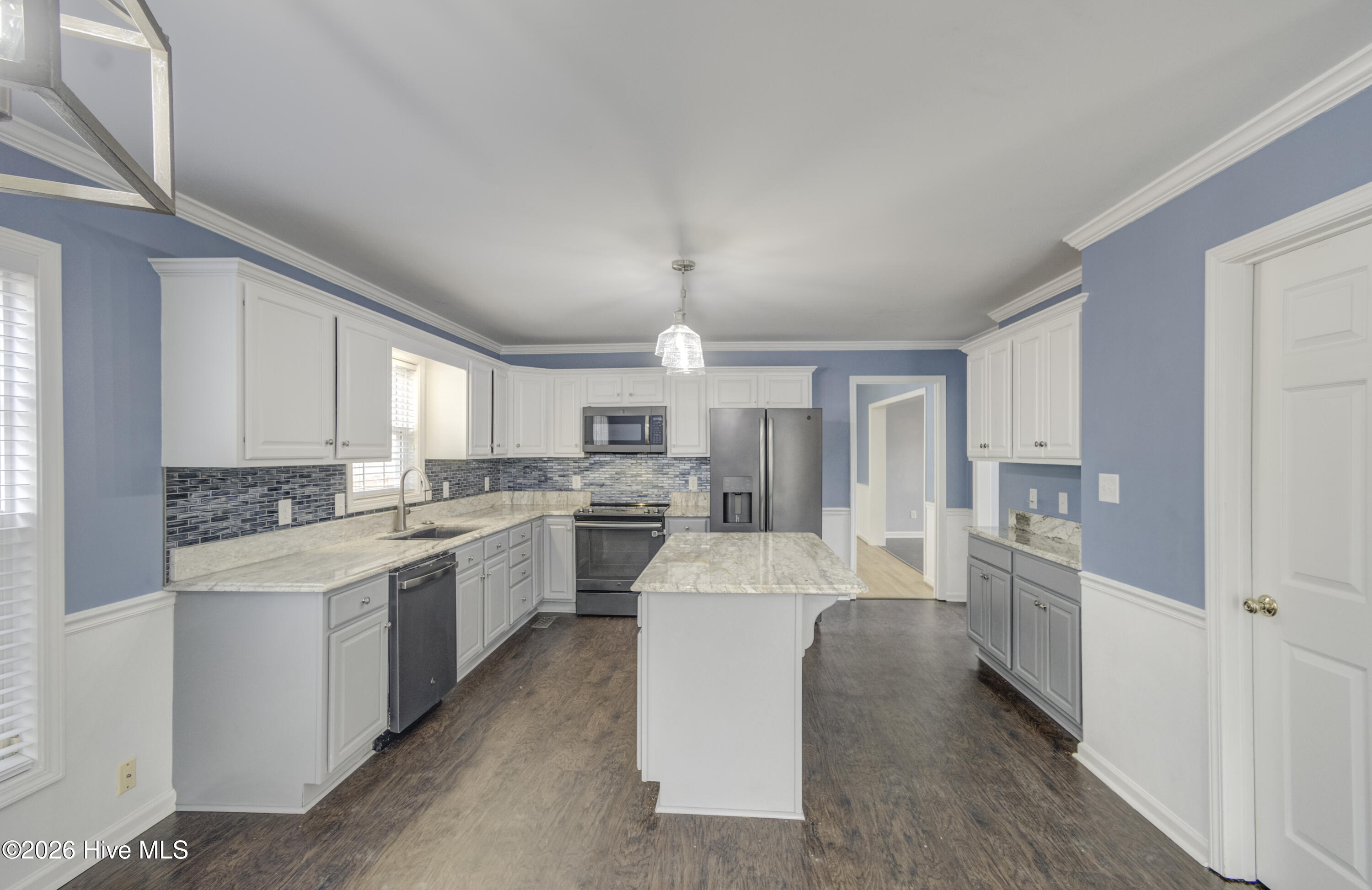 100549263 | Photo 20