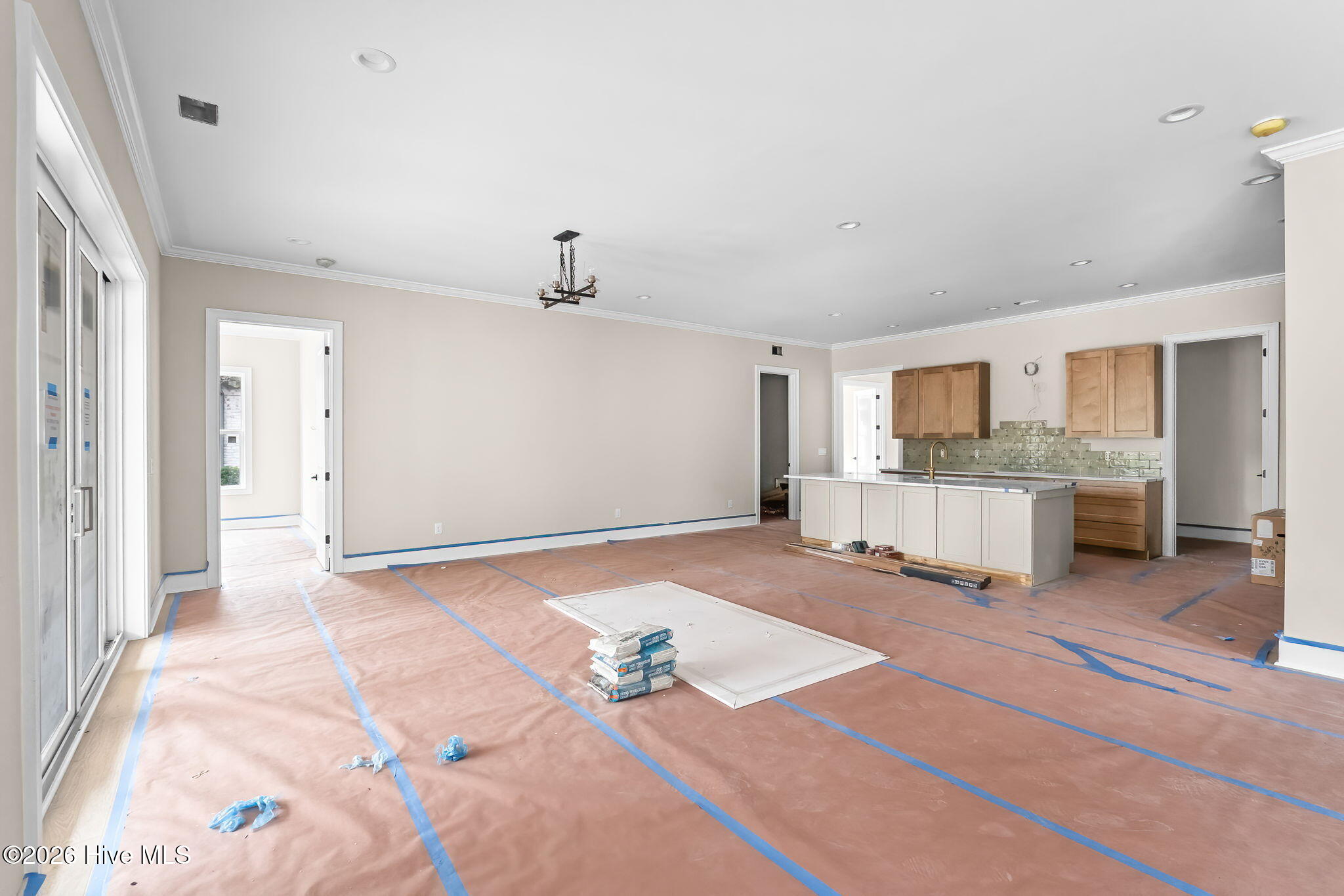 100525110 | Photo 12