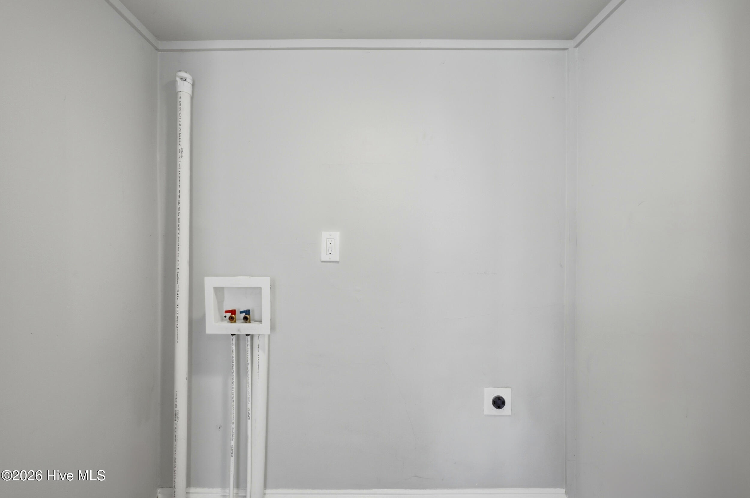 100560571 | Photo 23