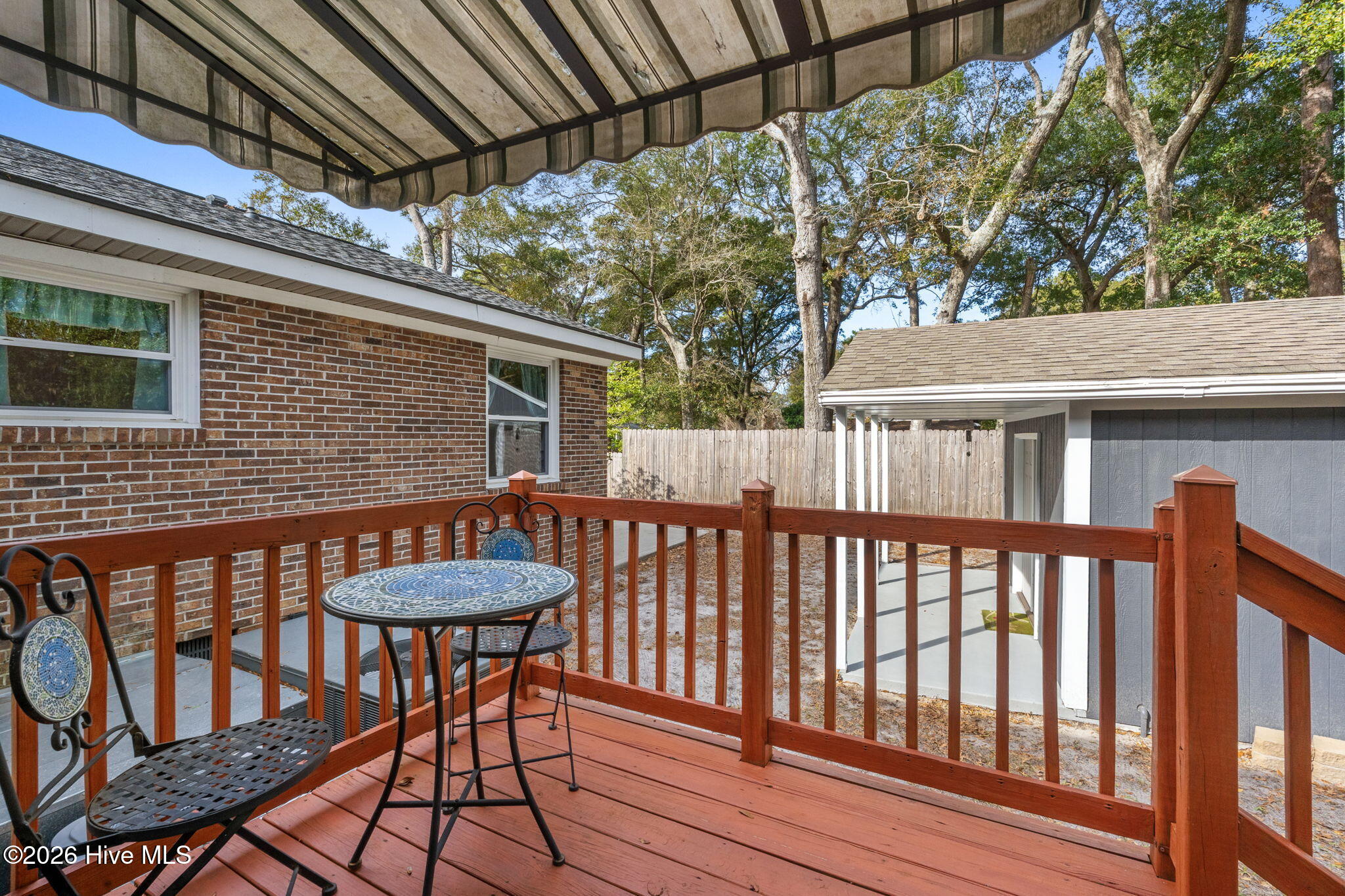 100548359 | Photo 34