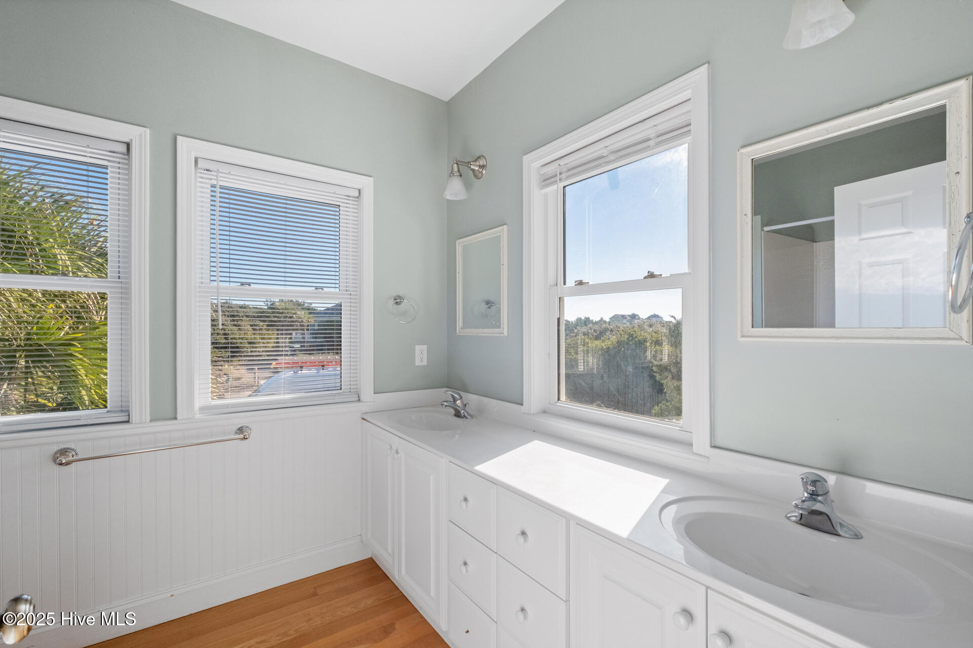 100539936 | Photo 15