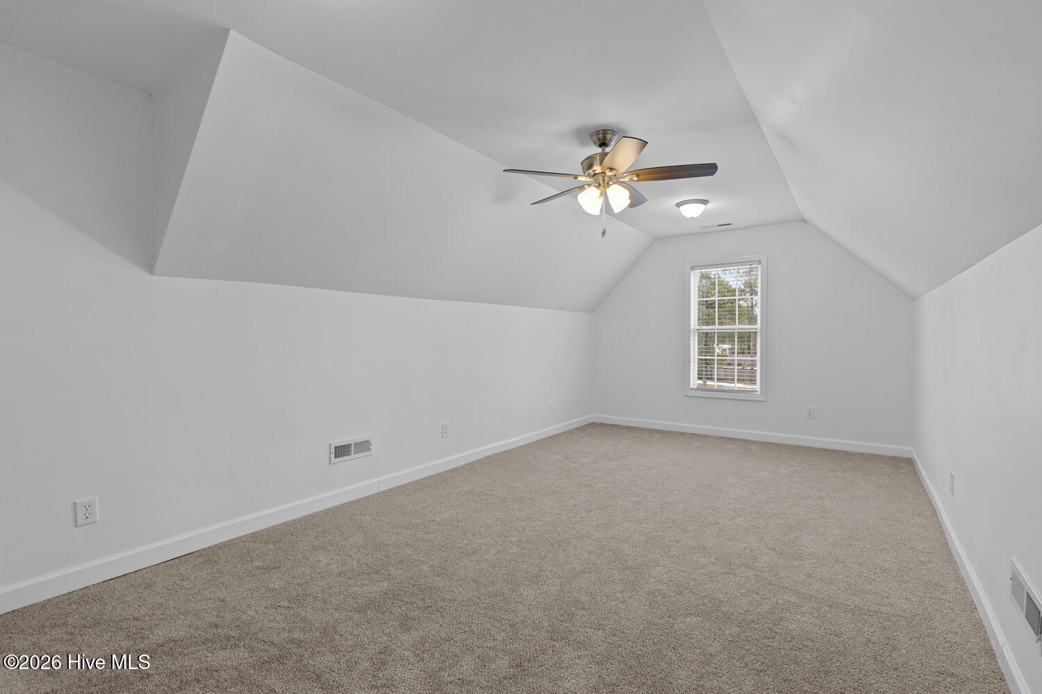 100553312 | Photo 31