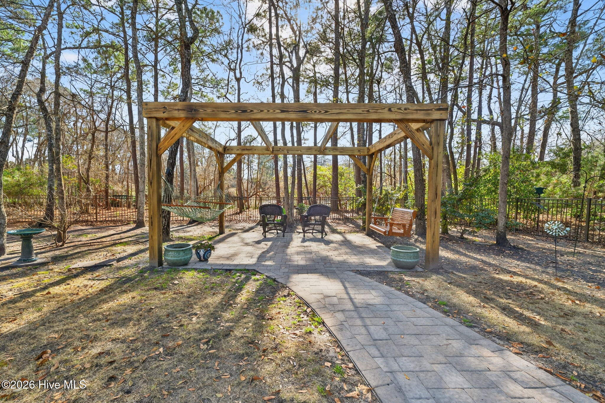 100558645 | Photo 40