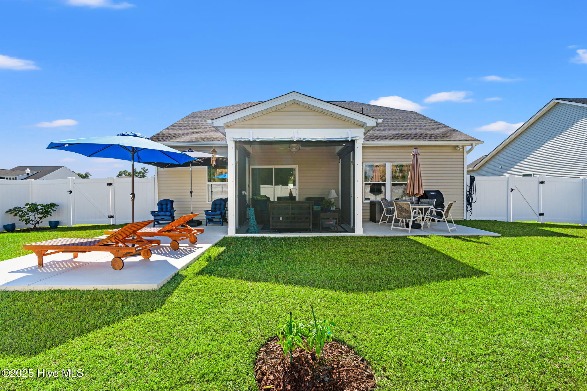 100536885 | Photo 22