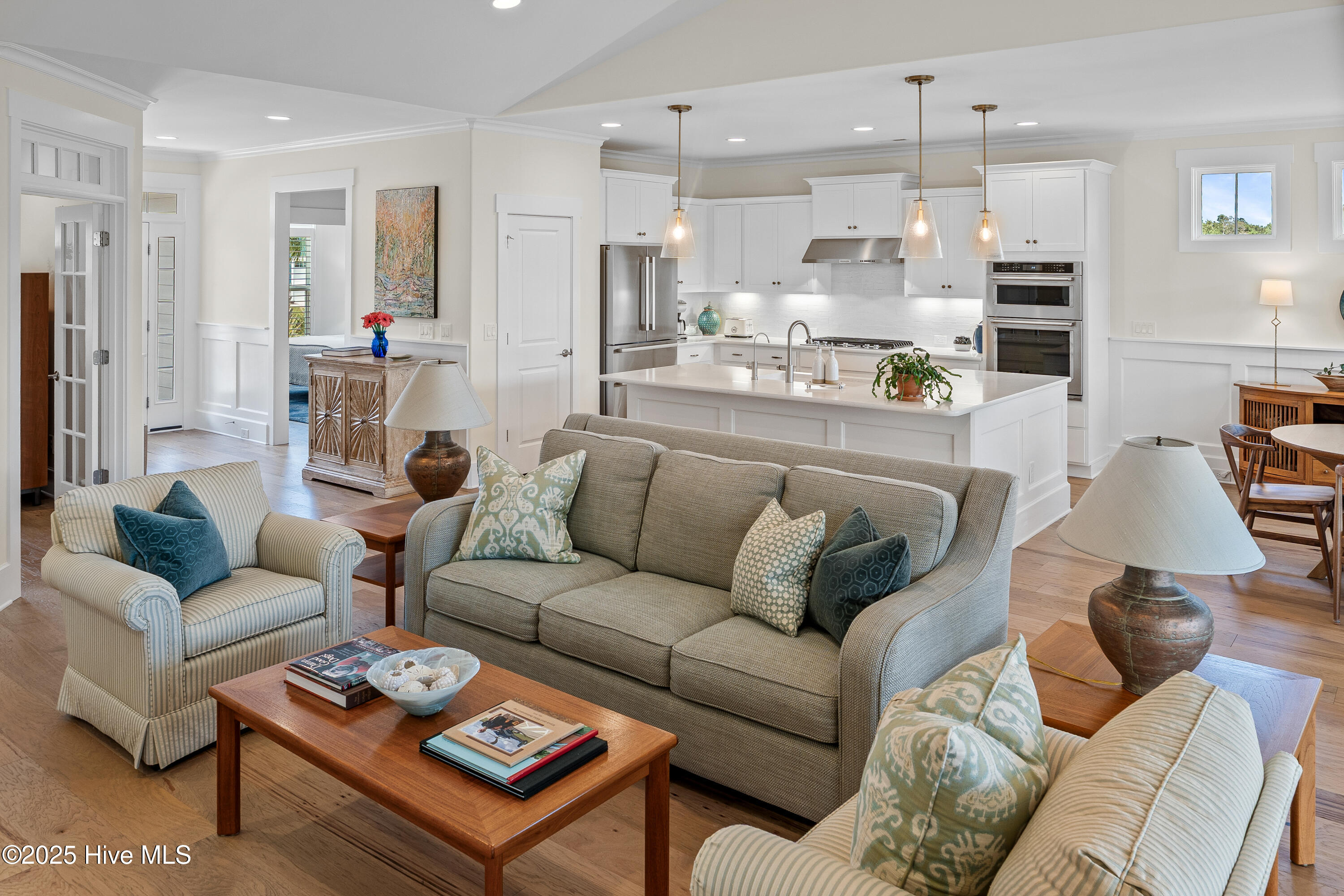 100542822 | Photo 12