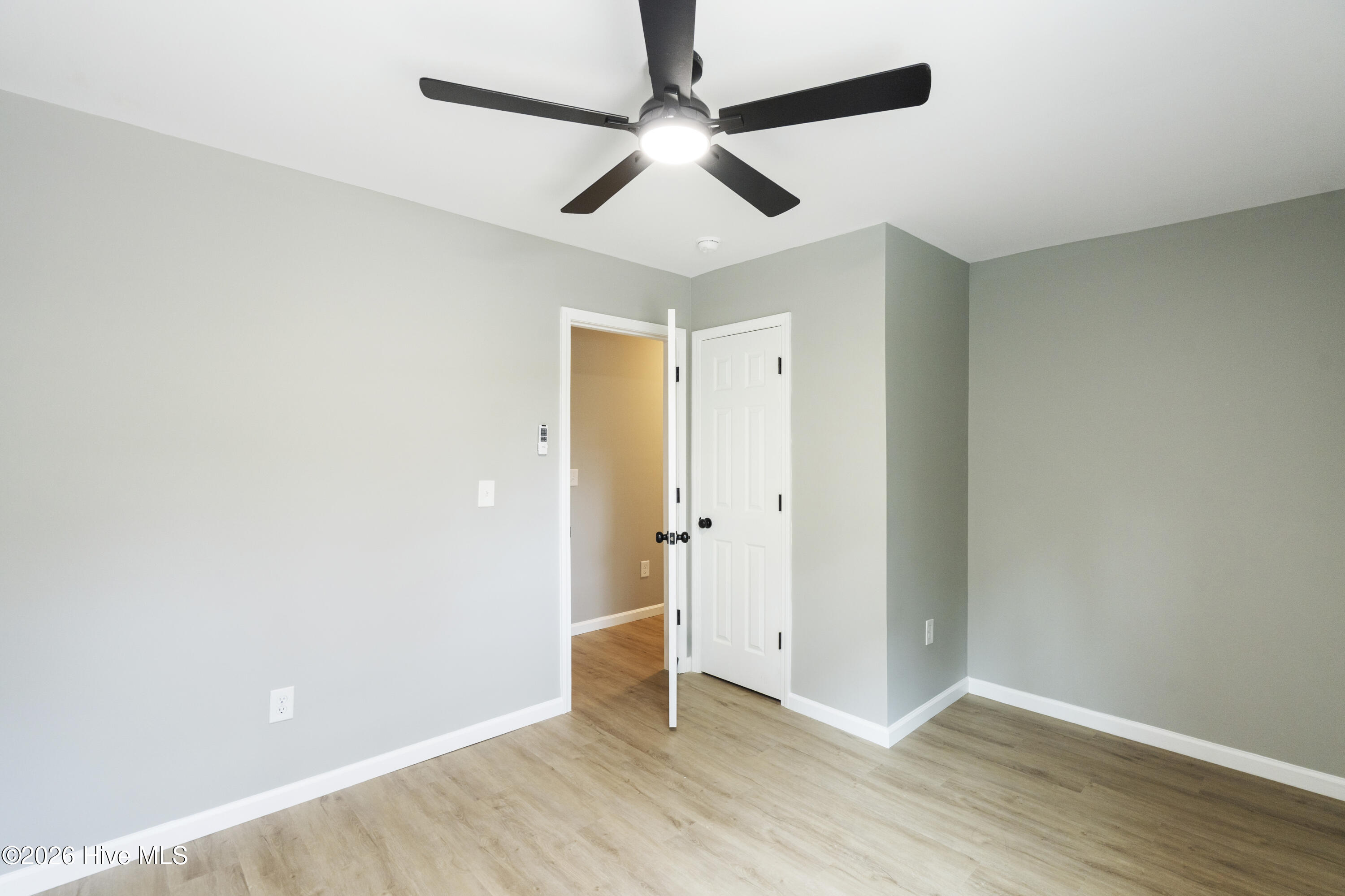 100556703 | Photo 35