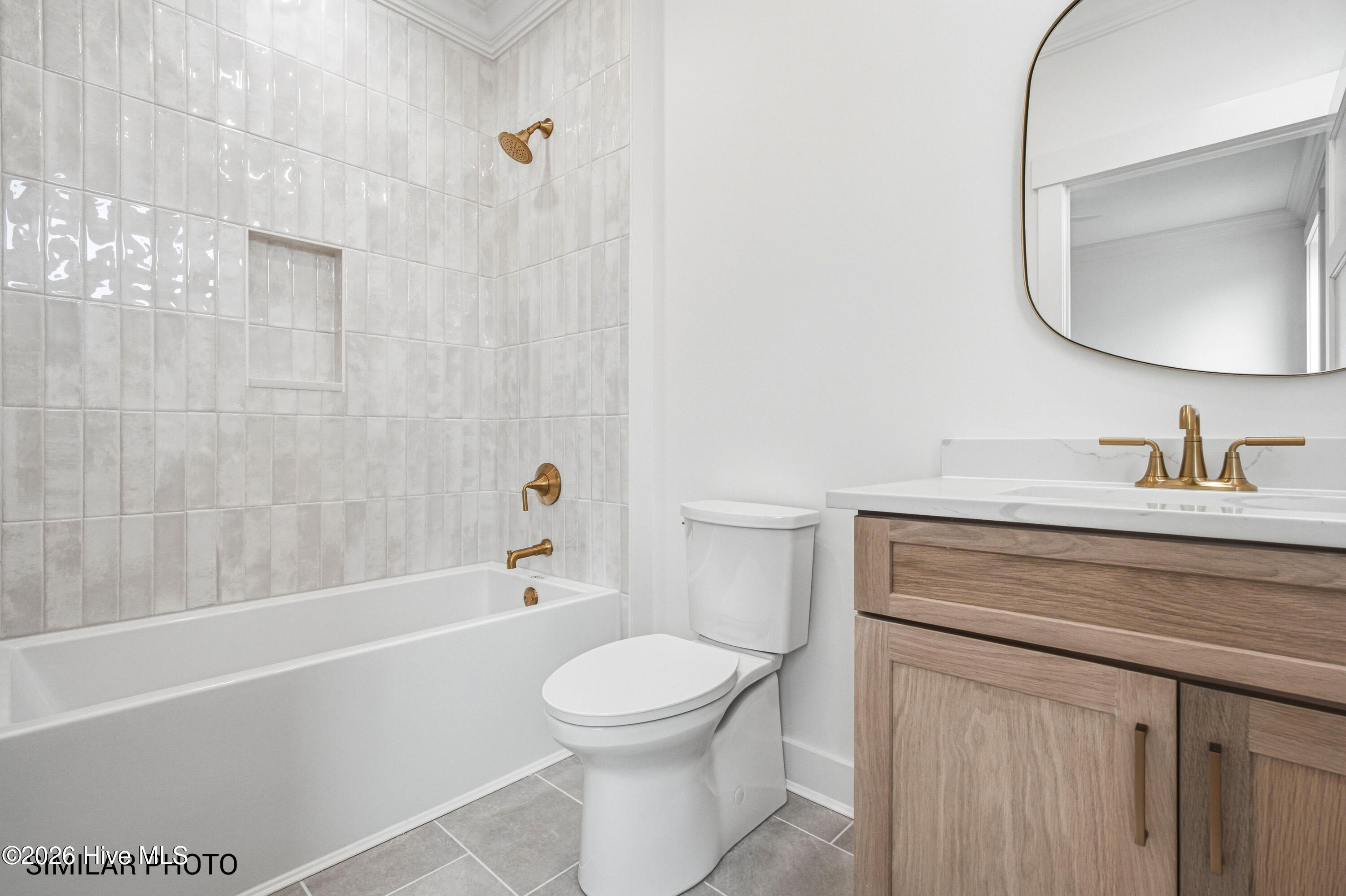 100508021 | Photo 32