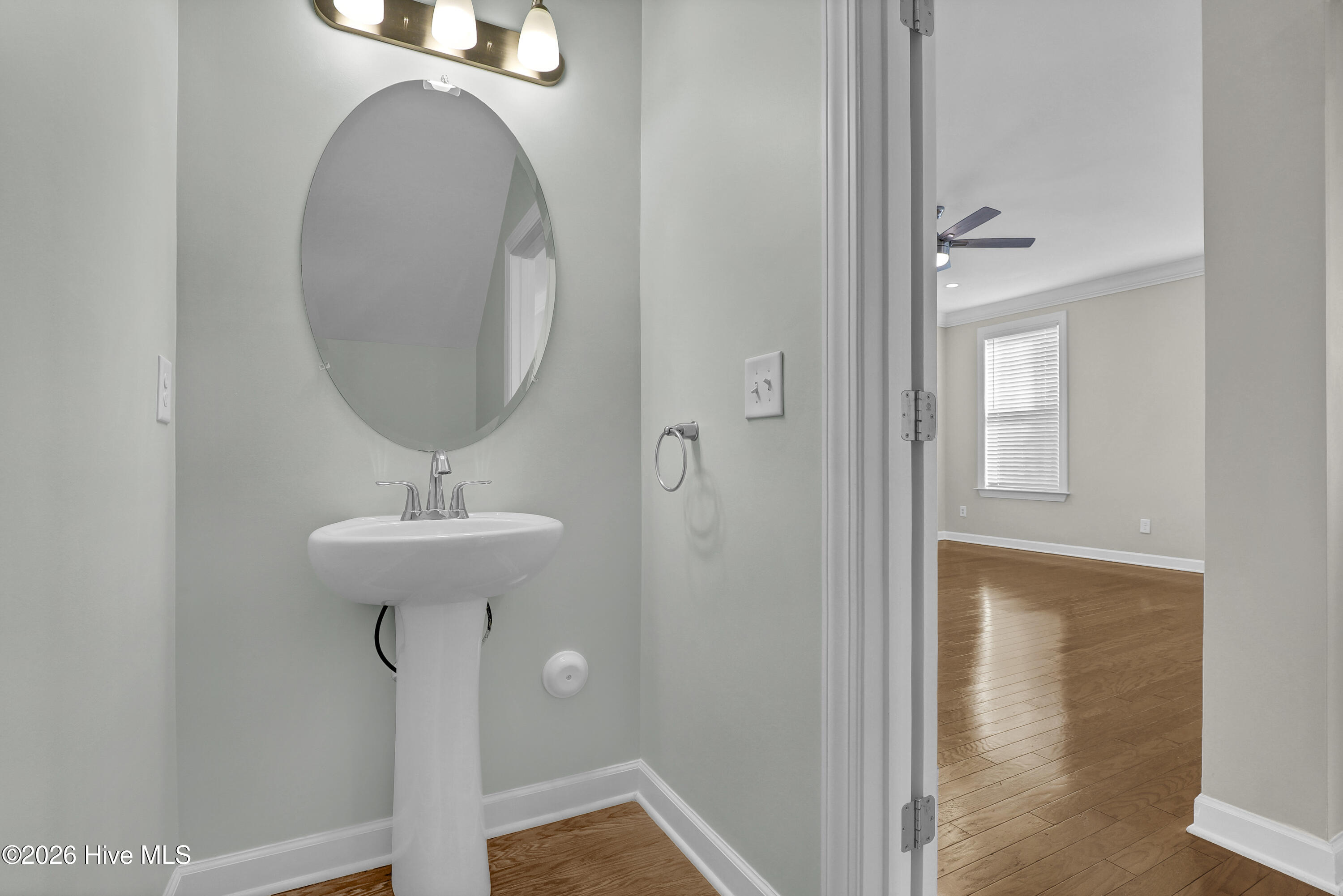 100550895 | Photo 18