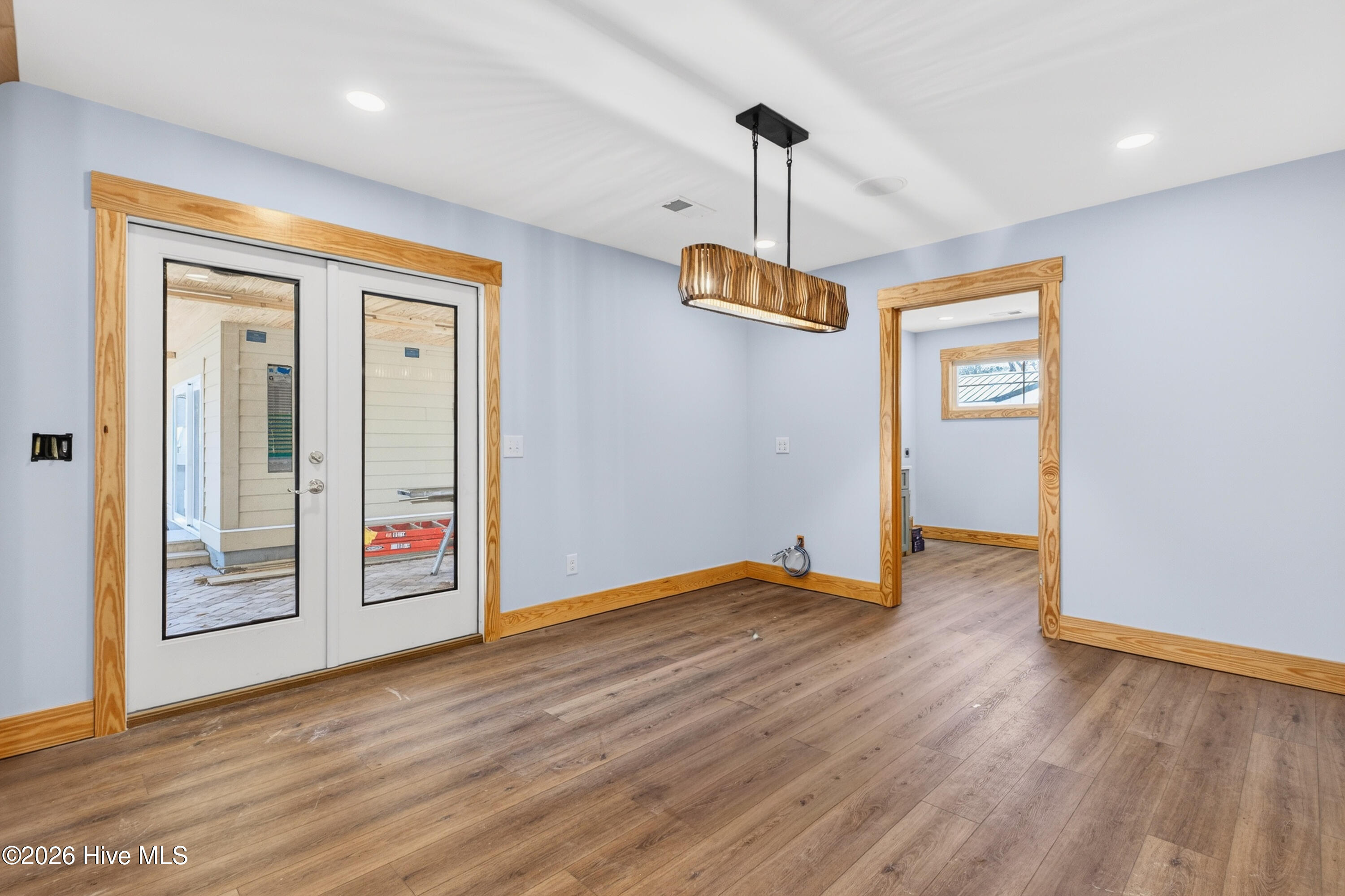 100552365 | Photo 24