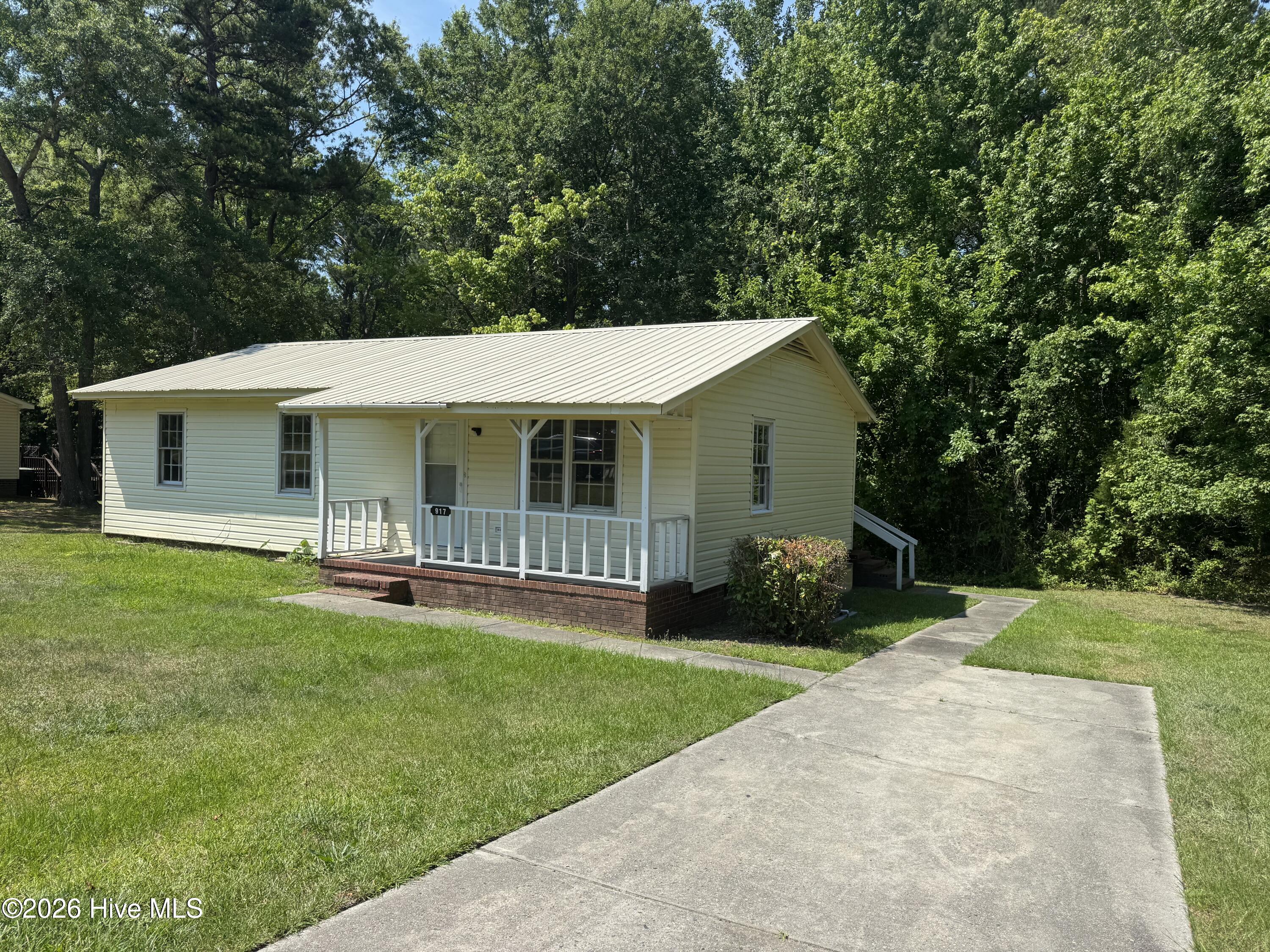 Exterior photo of 917 Cypress Street, Rockingham, NC 28379. MLS: 100581443