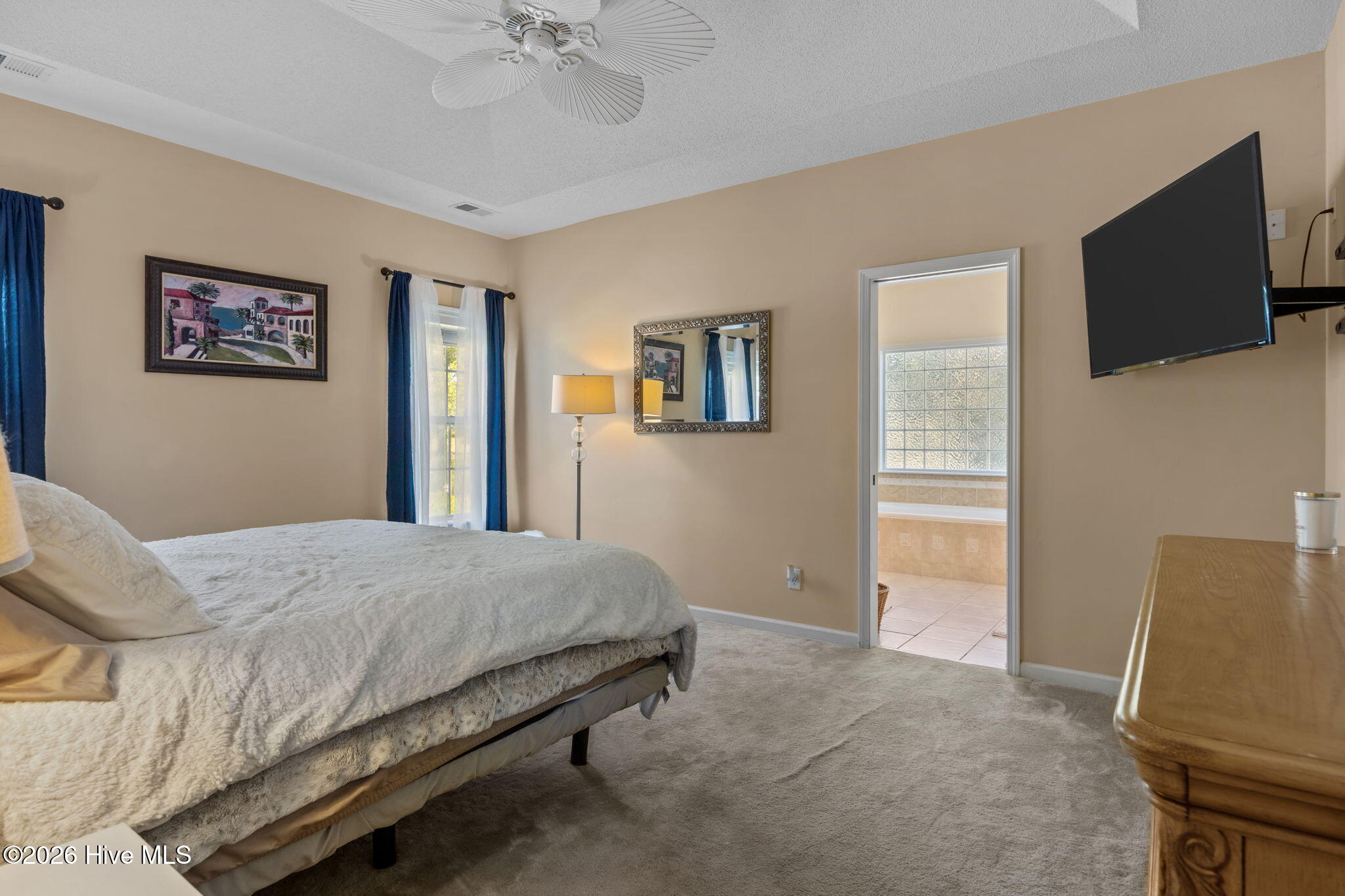 100569255 | Photo 15