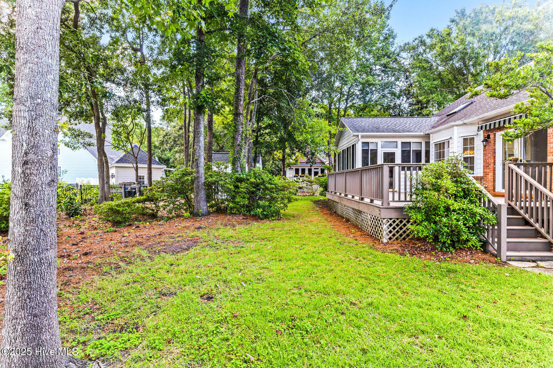 100519162 | Photo 38