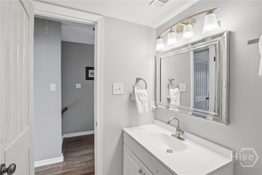 232 Stephenson Avenue 3B