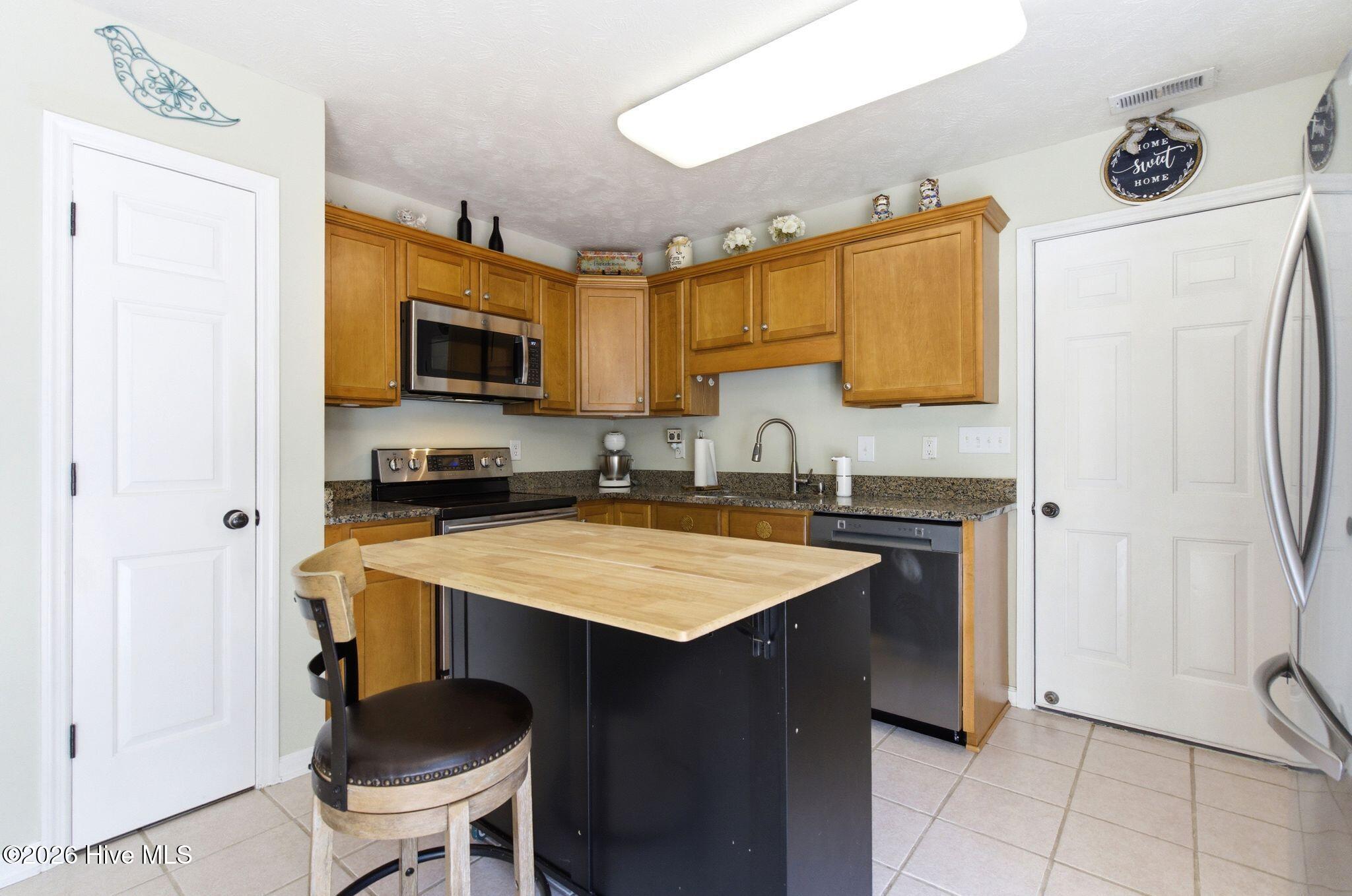 100561408 | Photo 26