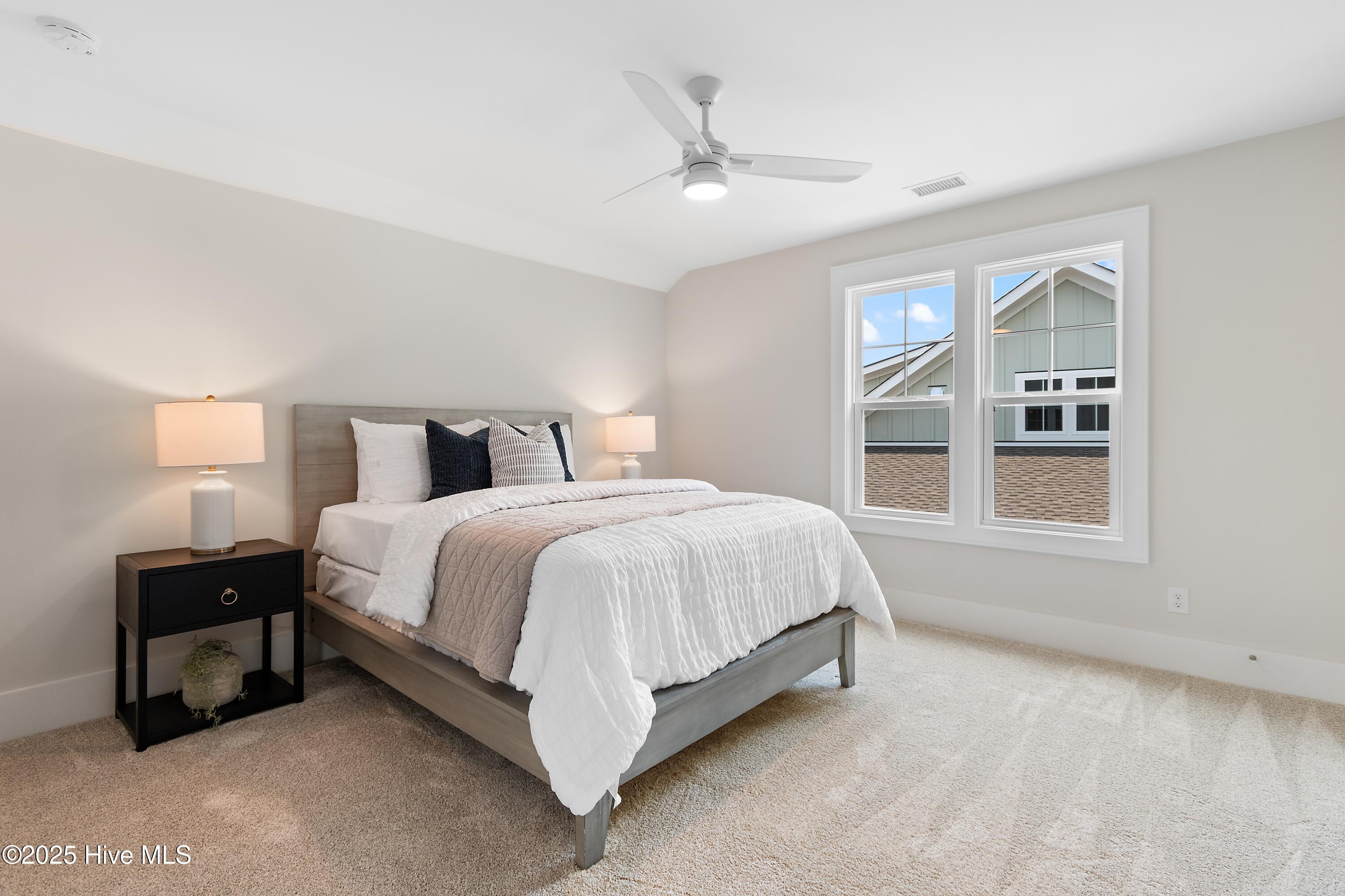 100492285 | Photo 39