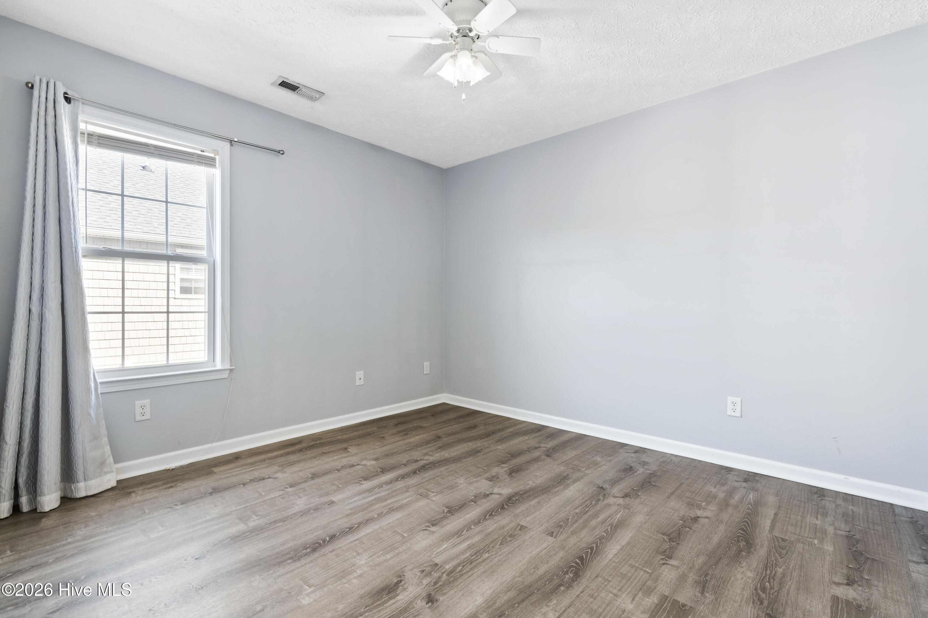 100554105 | Photo 22