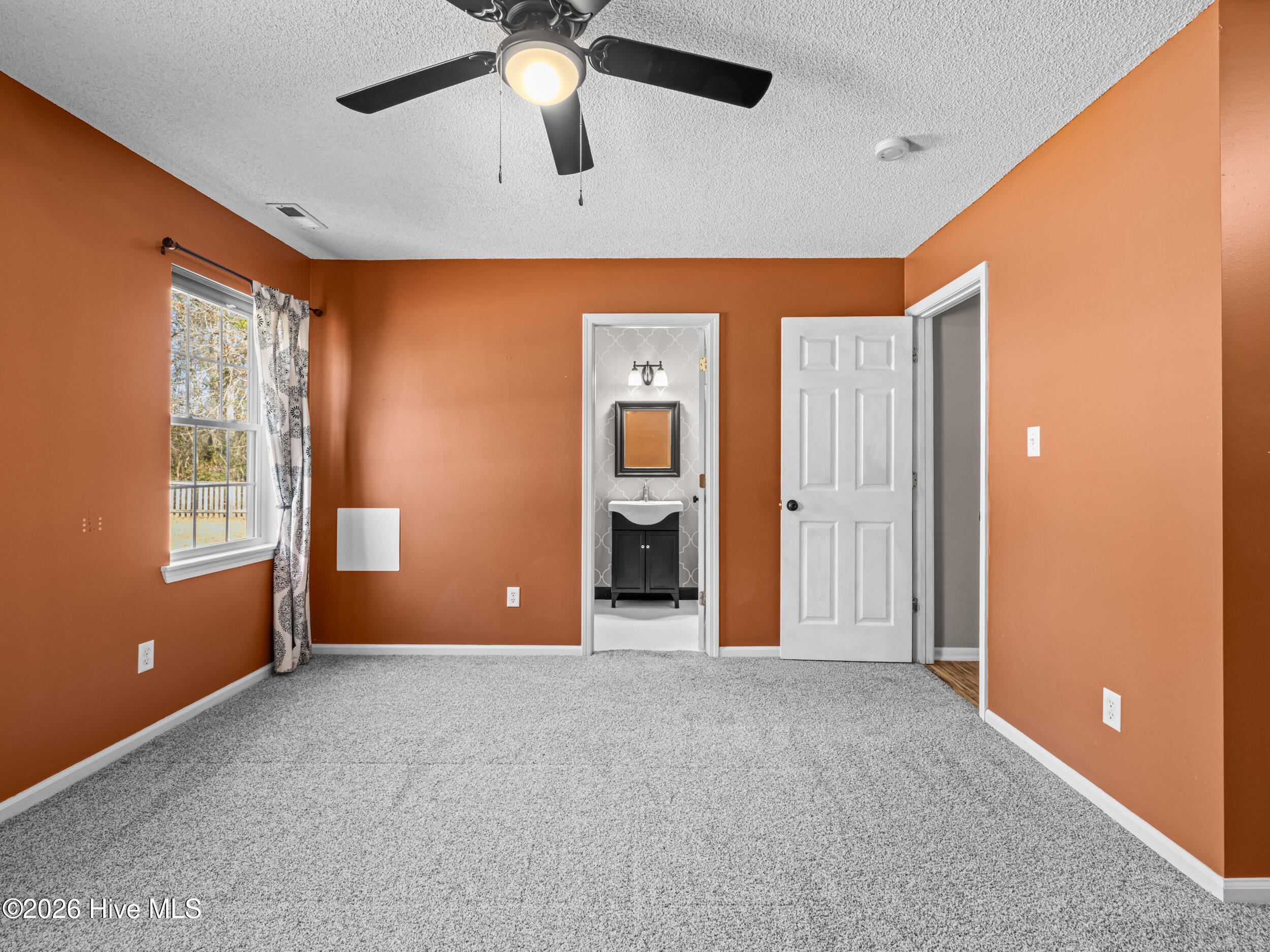 100547559 | Photo 29