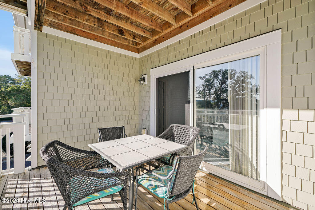 100545085 | Photo 30