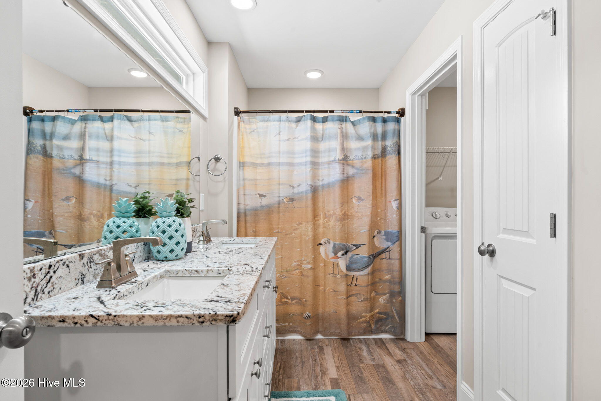 100564601 | Photo 19