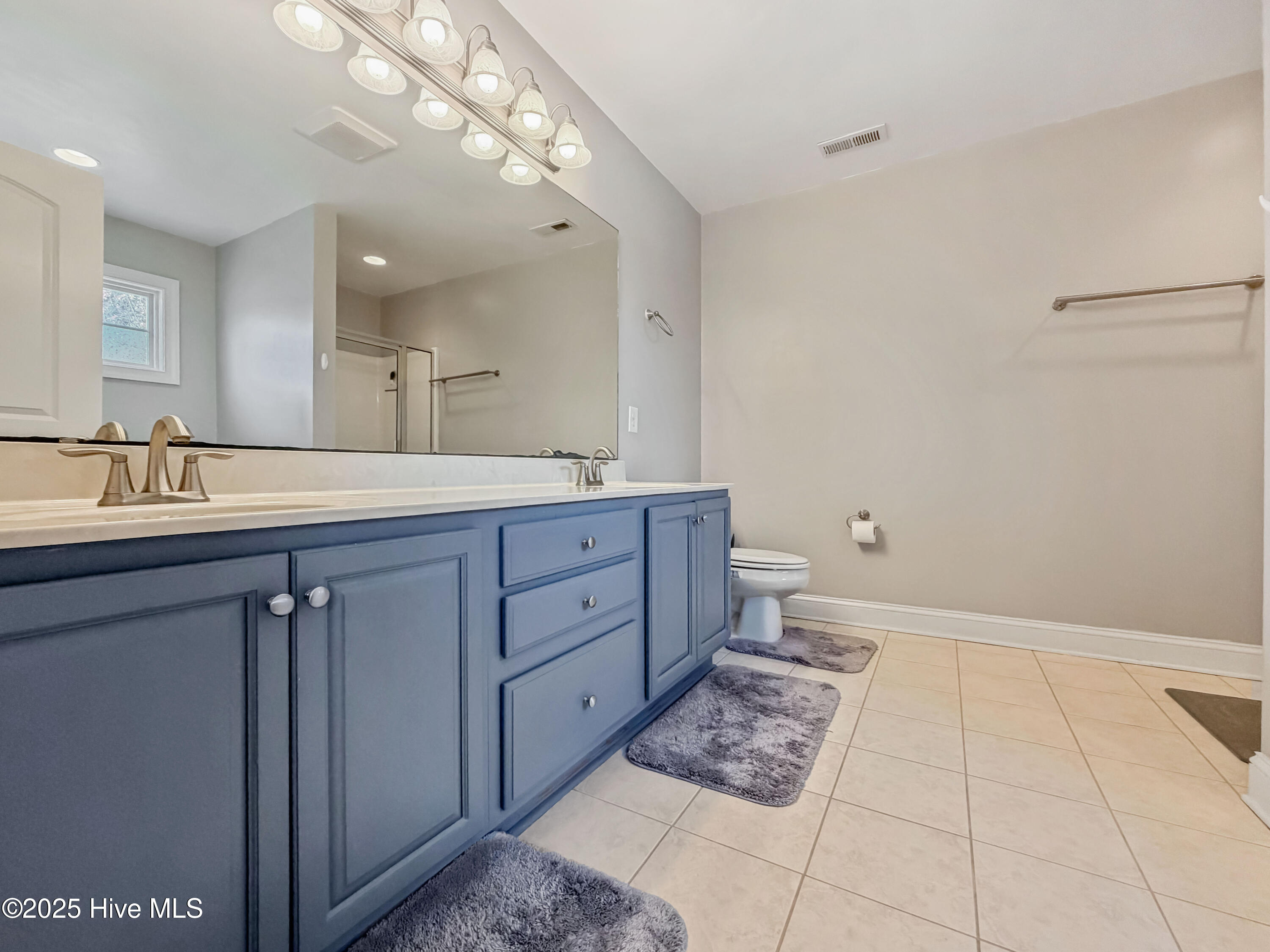 100543417 | Photo 30