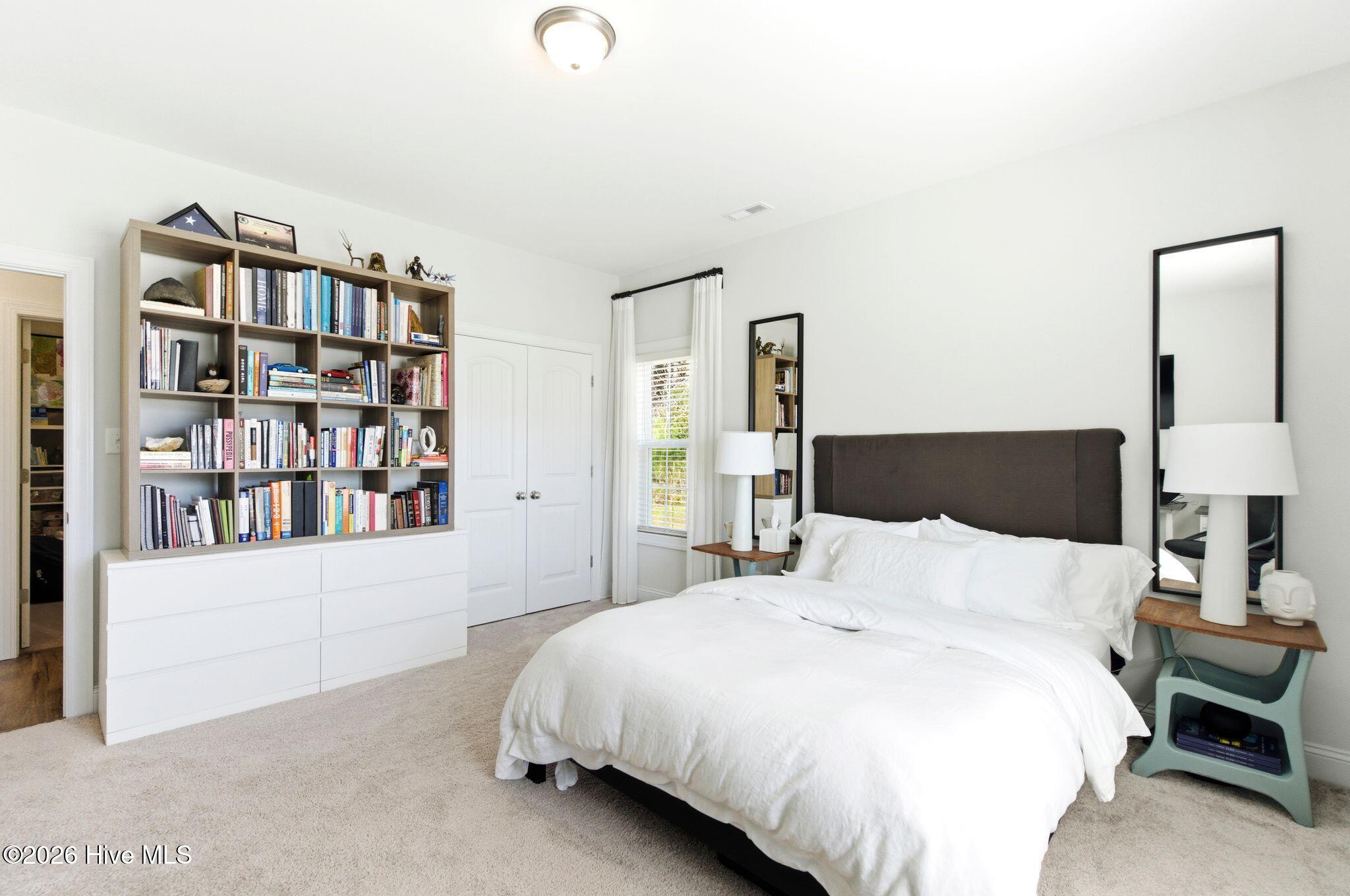 100563255 | Photo 29