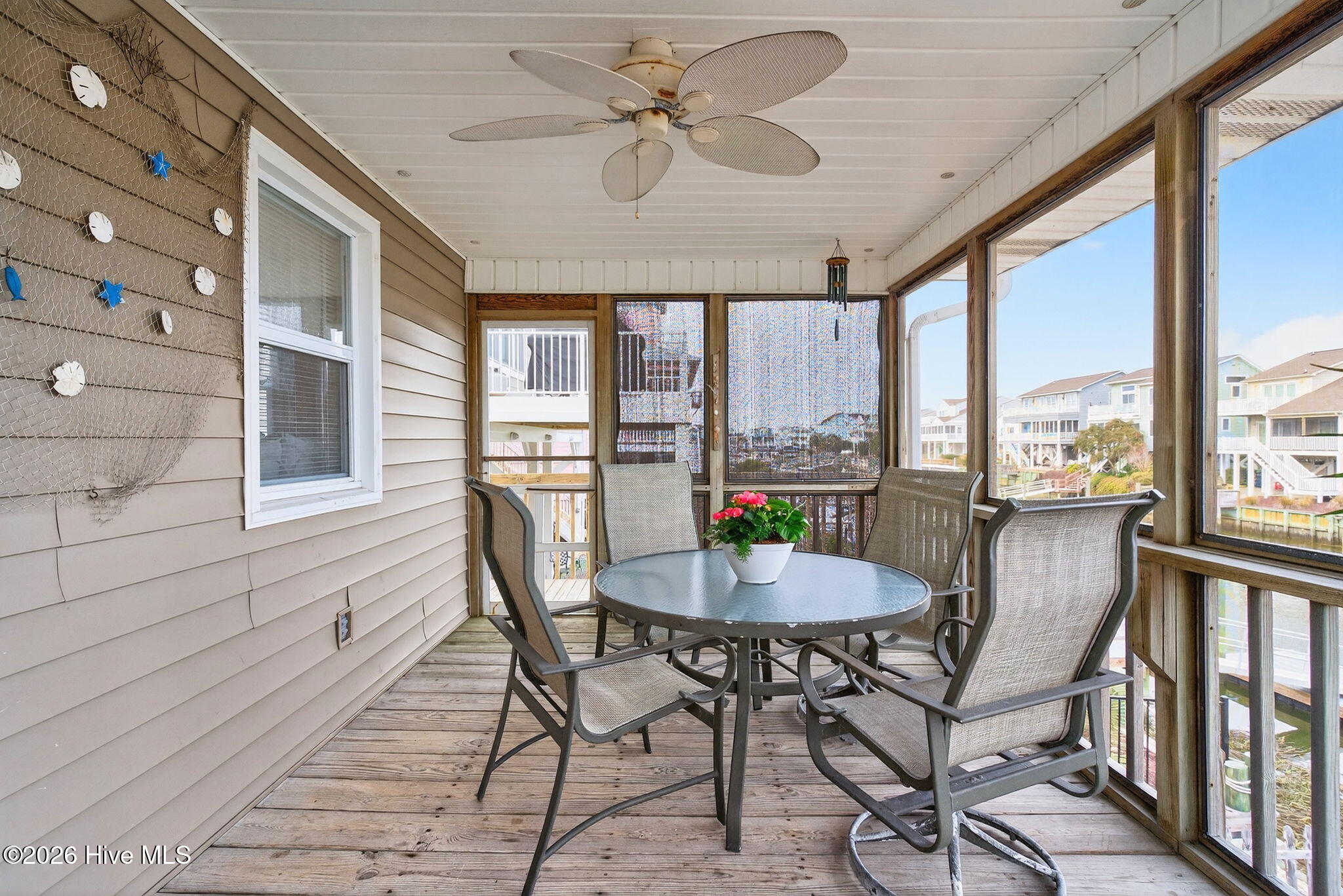 100556998 | Photo 30