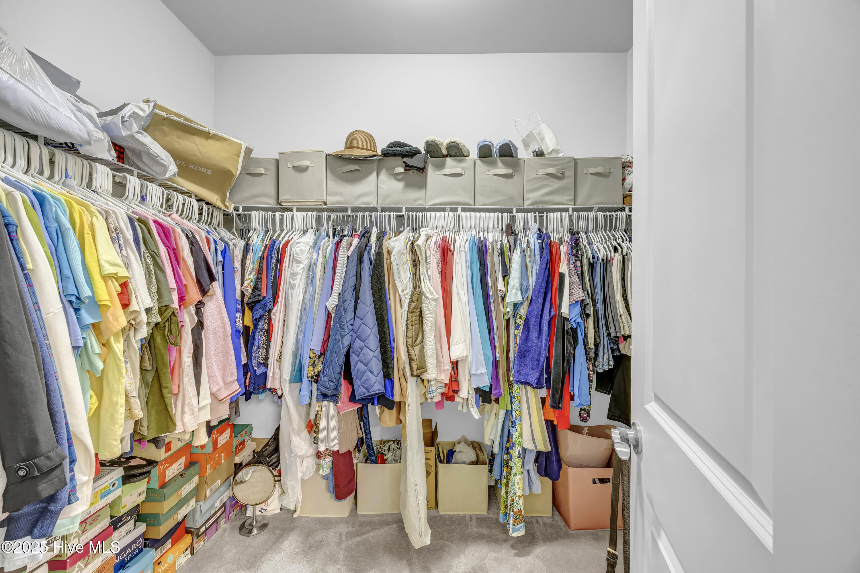 100516530 | Photo 19