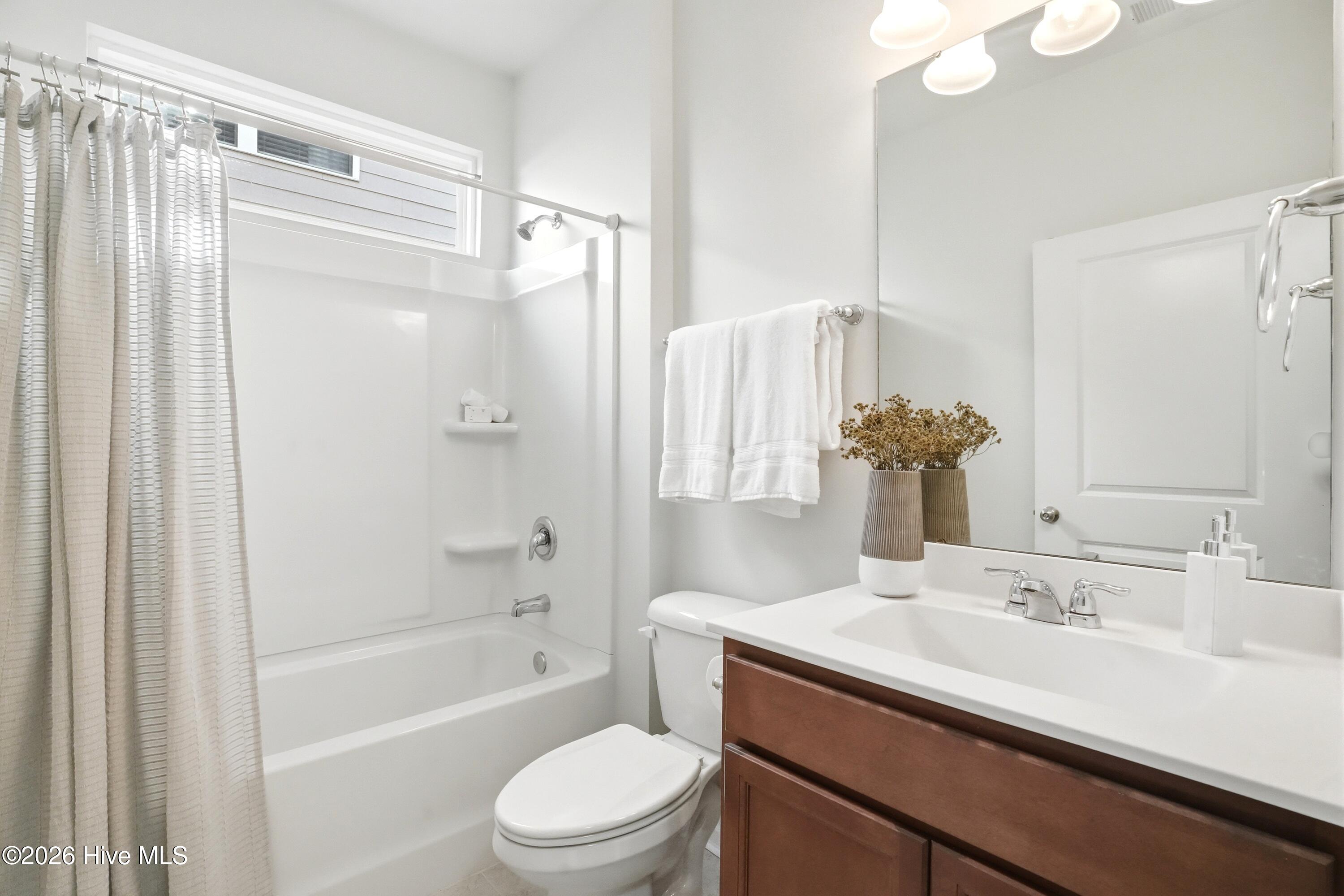 100553479 | Photo 24