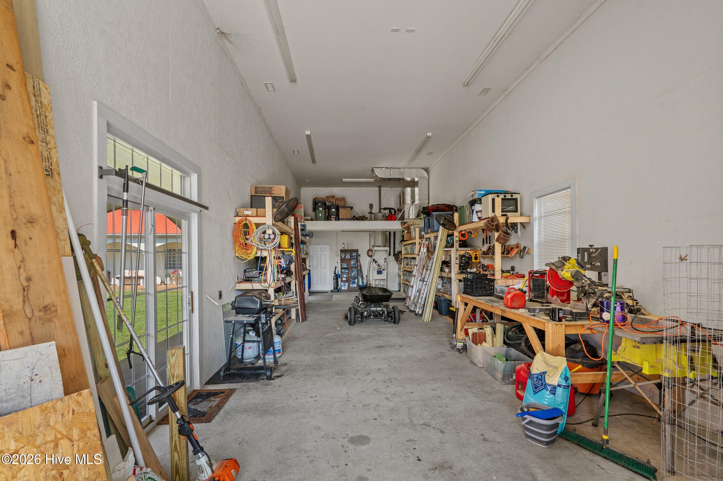 100548426 | Photo 48