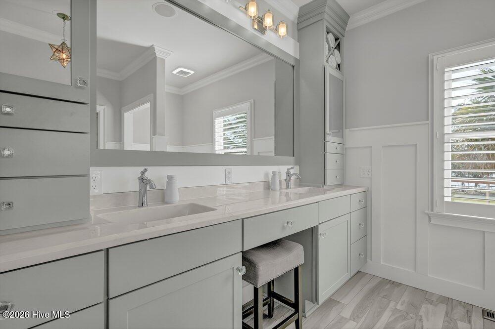 100563942 | Photo 27